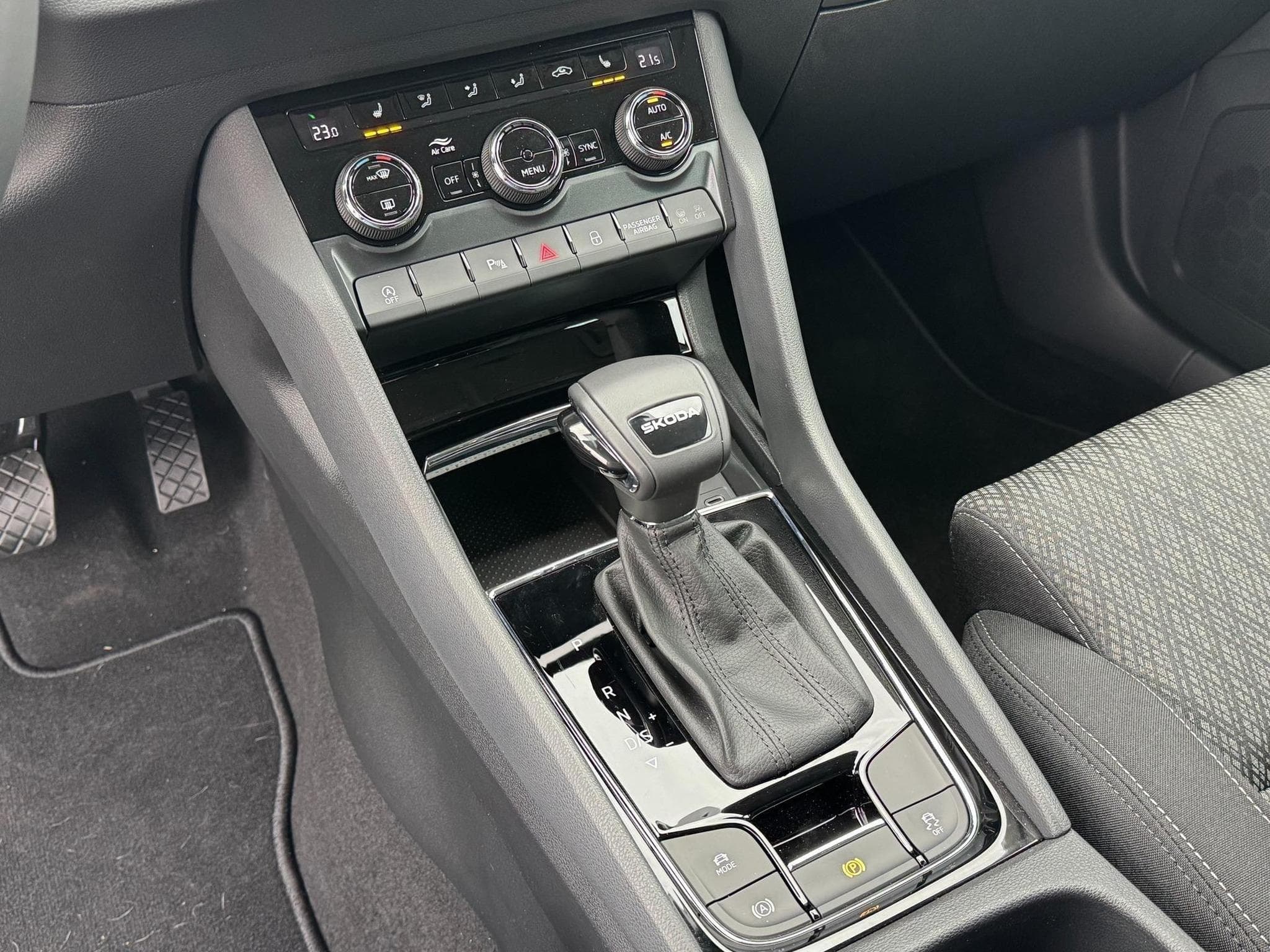 Skoda Karoq 1.5 TSI DSG (2026) - Foto 14