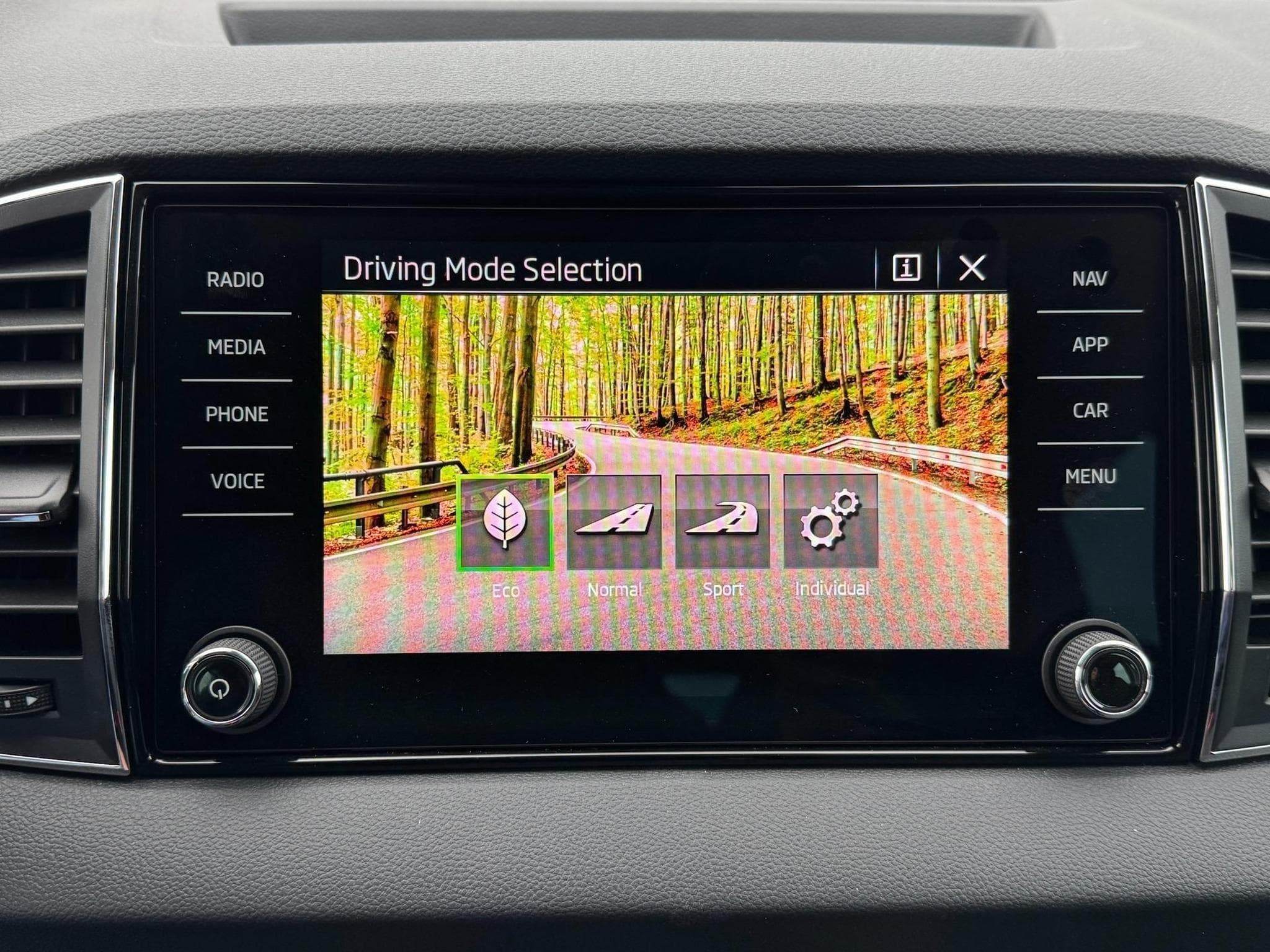 Skoda Karoq 1.5 TSI DSG (2026) - Foto 21