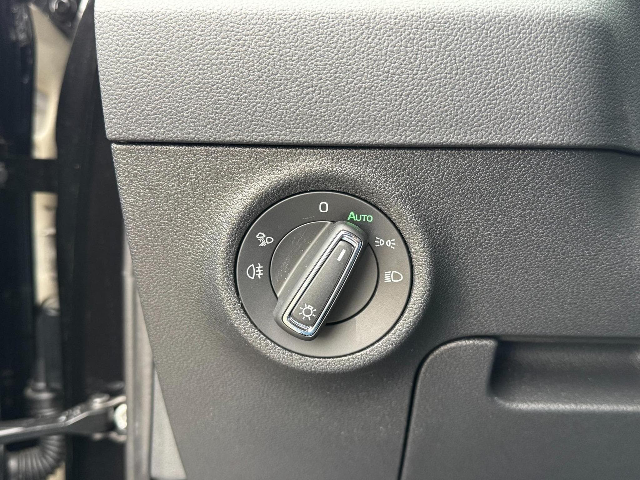 Skoda Karoq 1.5 TSI DSG (2026) - Foto 24