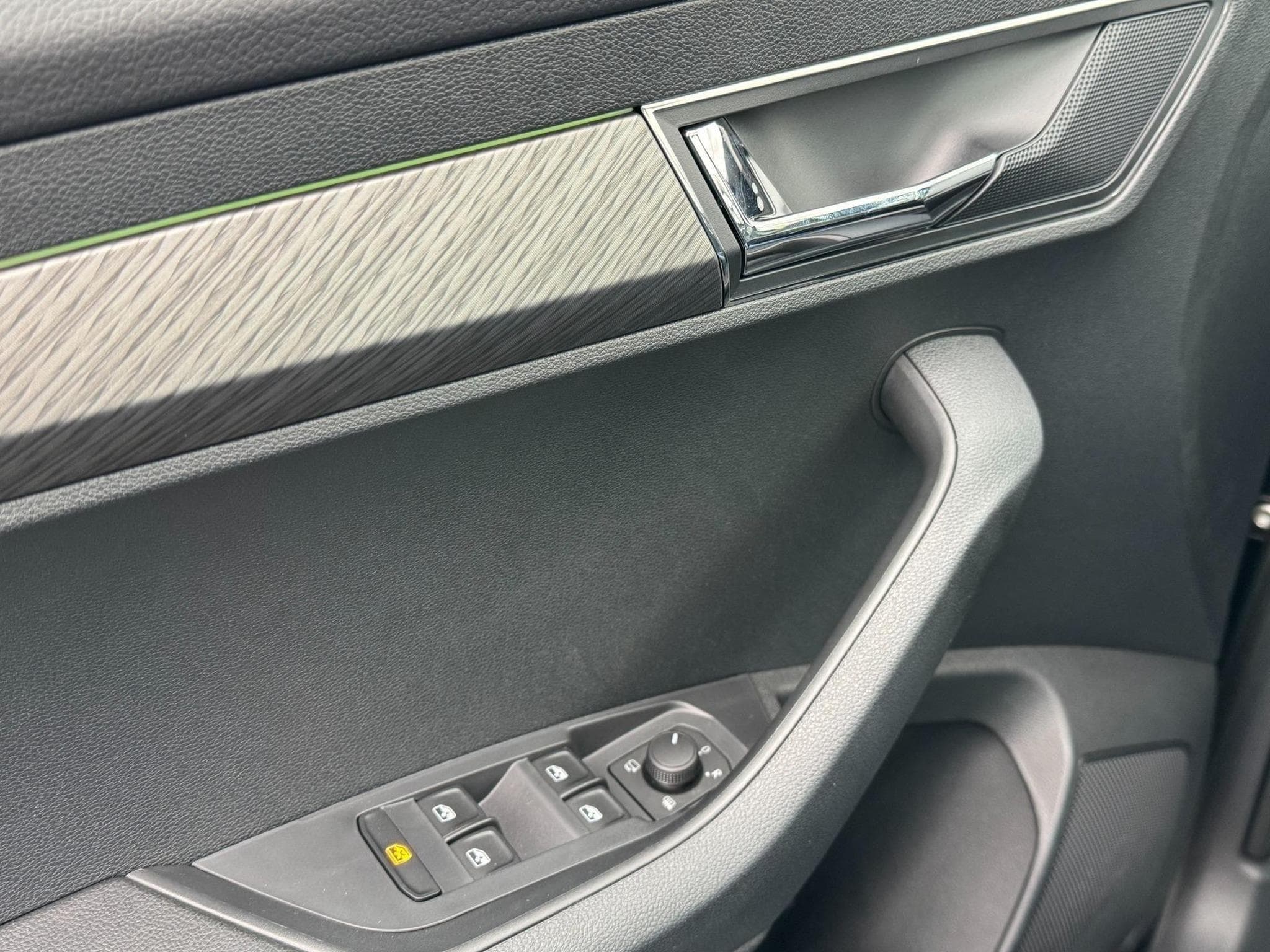Skoda Karoq 1.5 TSI DSG (2026) - Foto 25