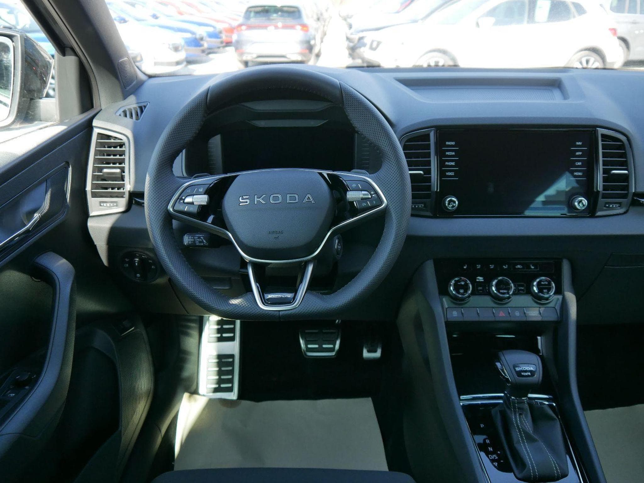 Skoda Karoq Sportline 2.0 TSI 4x4 DSG (2026) - Foto 10