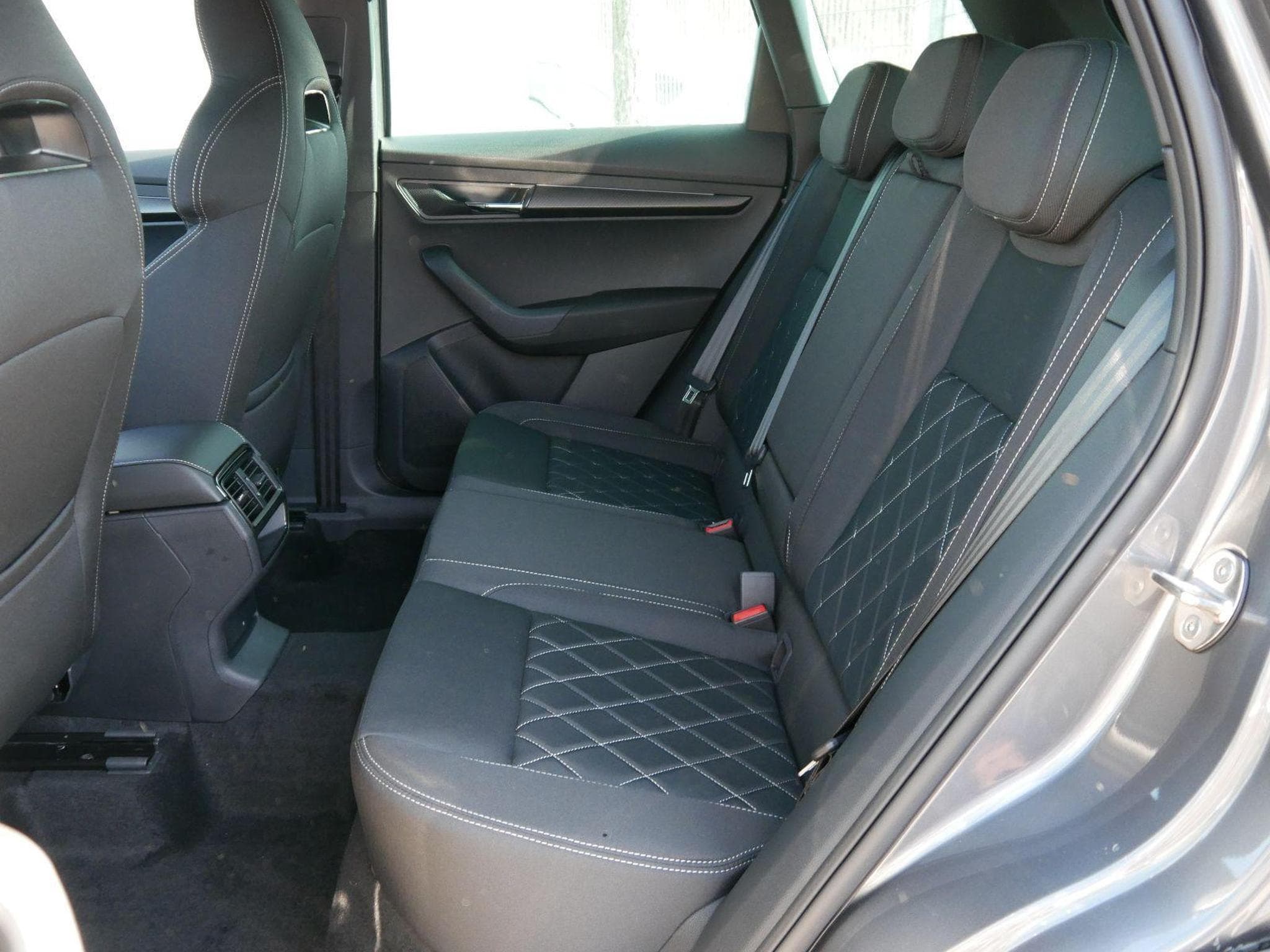 Skoda Karoq Sportline 2.0 TSI 4x4 DSG (2026) - Foto 6