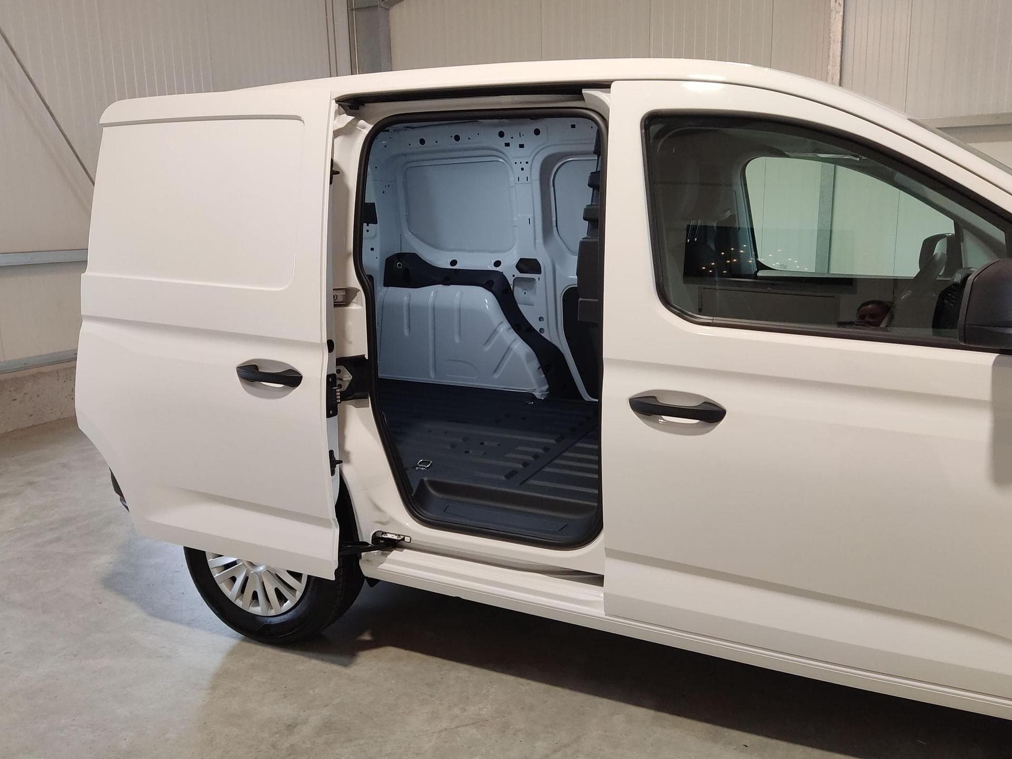 VW Caddy 2.0 TDI 102PS (2022) - Foto 14