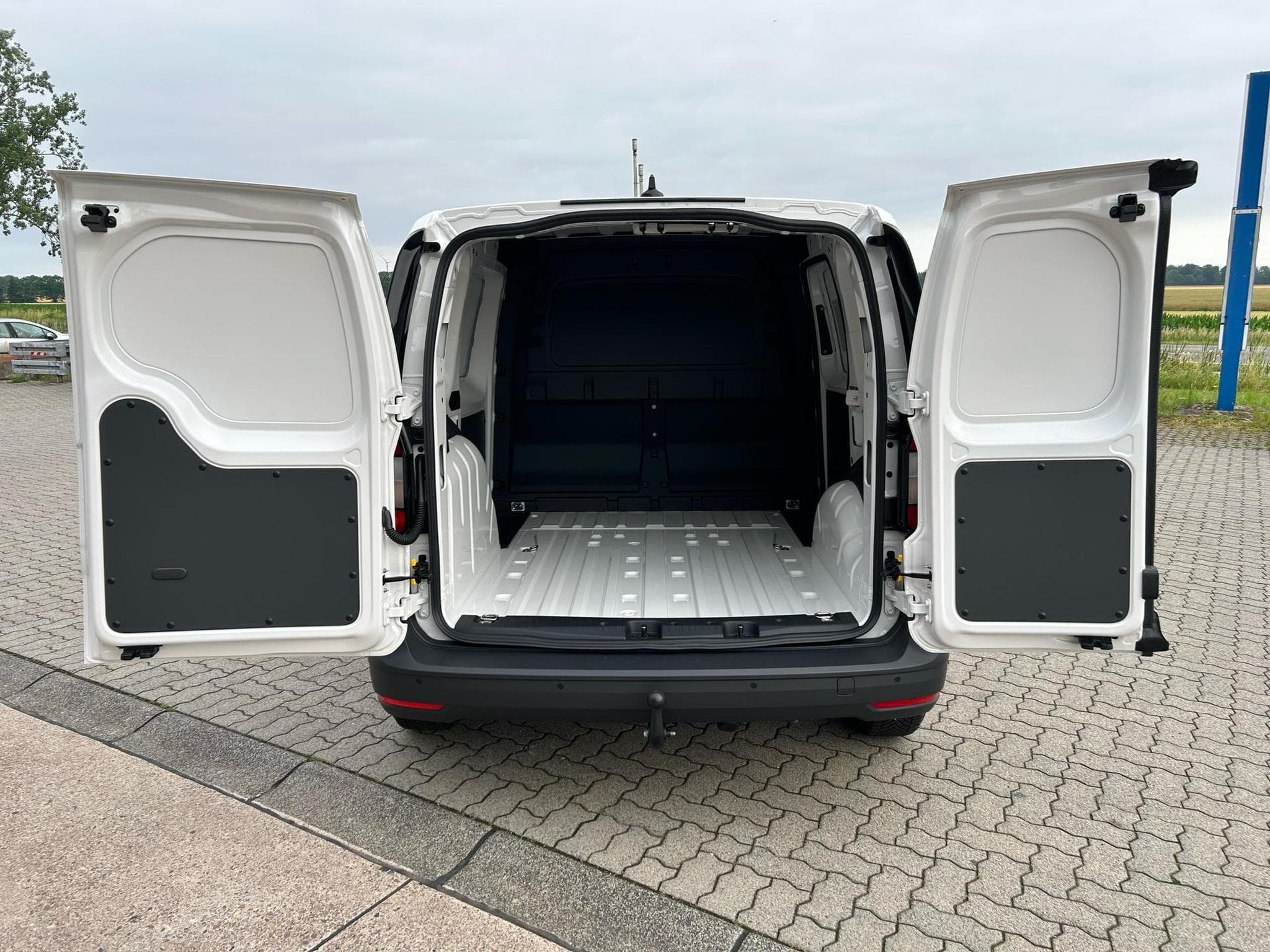 VW Caddy Cargo (2026) - Foto 18