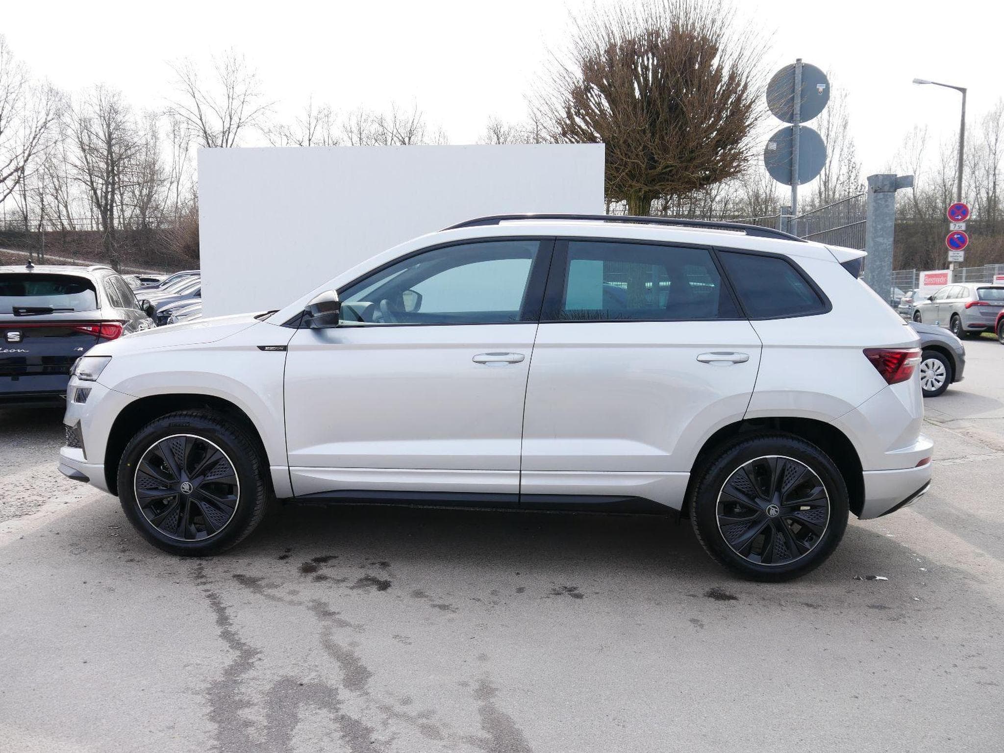 Skoda Karoq Sportline 2.0 TSI 4x4 DSG (2026) - Foto 4