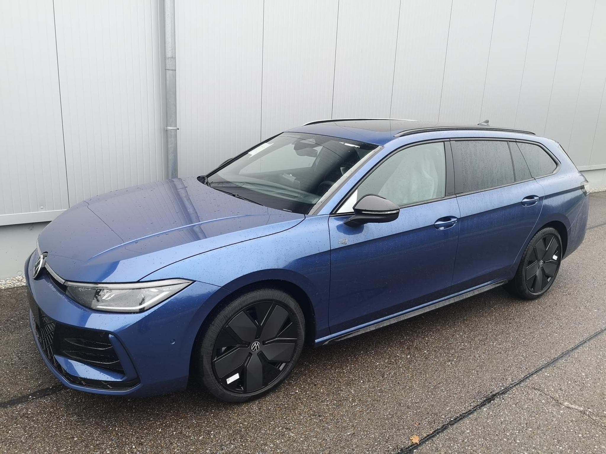 VW Passat Variant 2.0 TDI 142 kW 4Motion R-Line (2026) - Foto 1