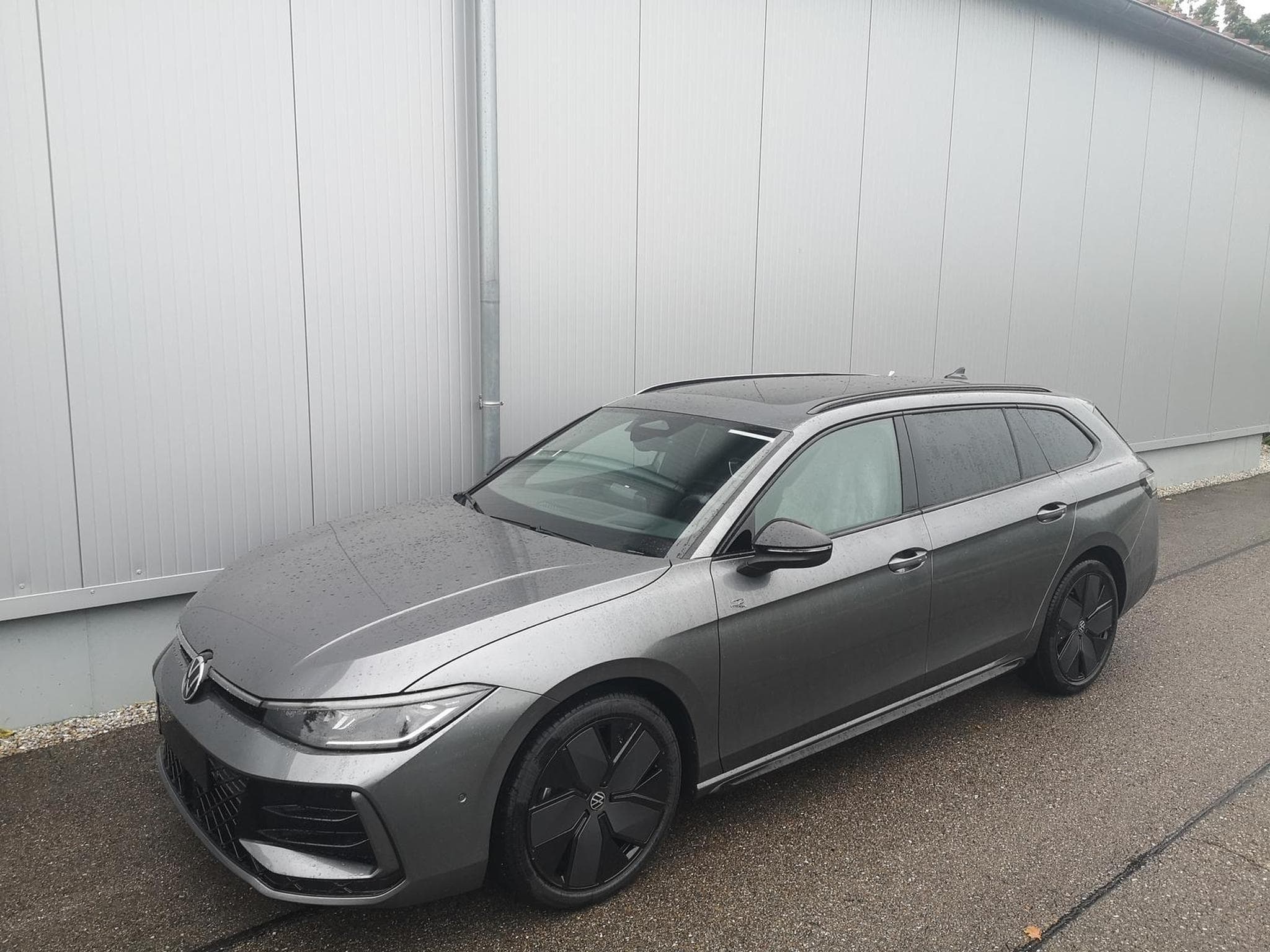 VW Passat Variant 2.0 TDI 142 kW 4Motion R-Line (2026) - Foto 1