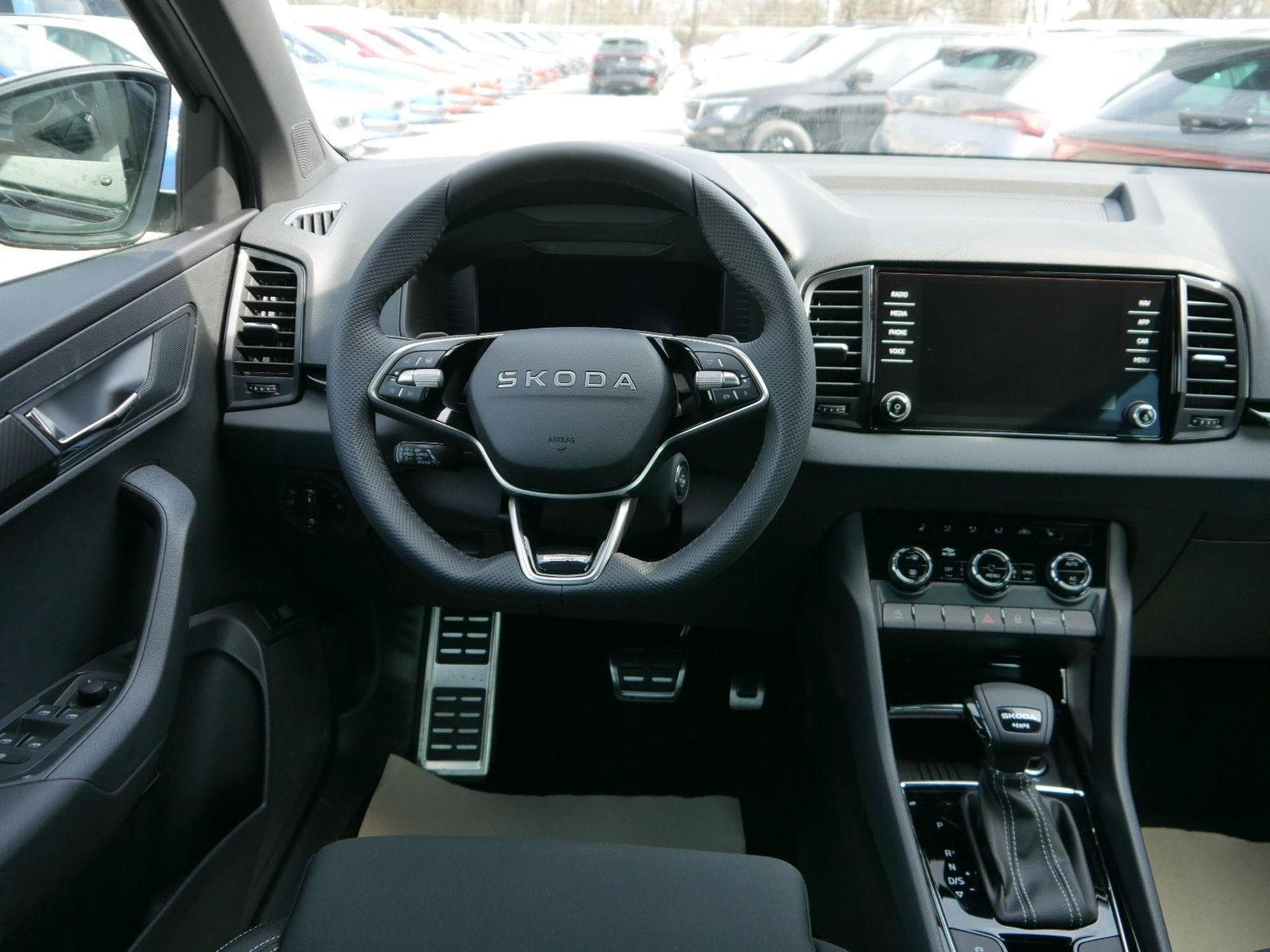 Skoda Karoq Sportline 2.0 TSI 4x4 DSG (2026) - Foto 12