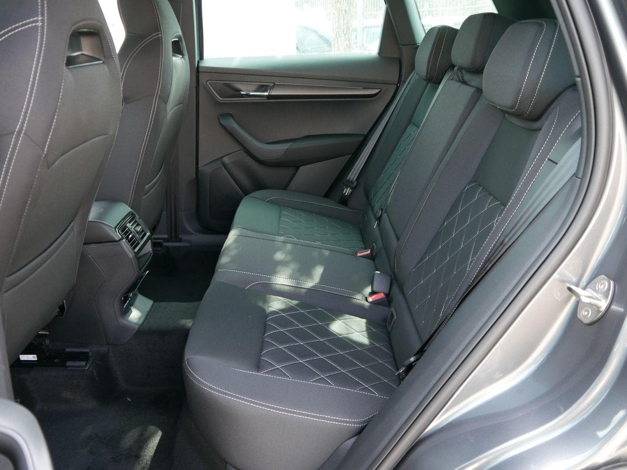Skoda Karoq Sportline 2.0 TSI 4x4 DSG (2026) - Foto 8