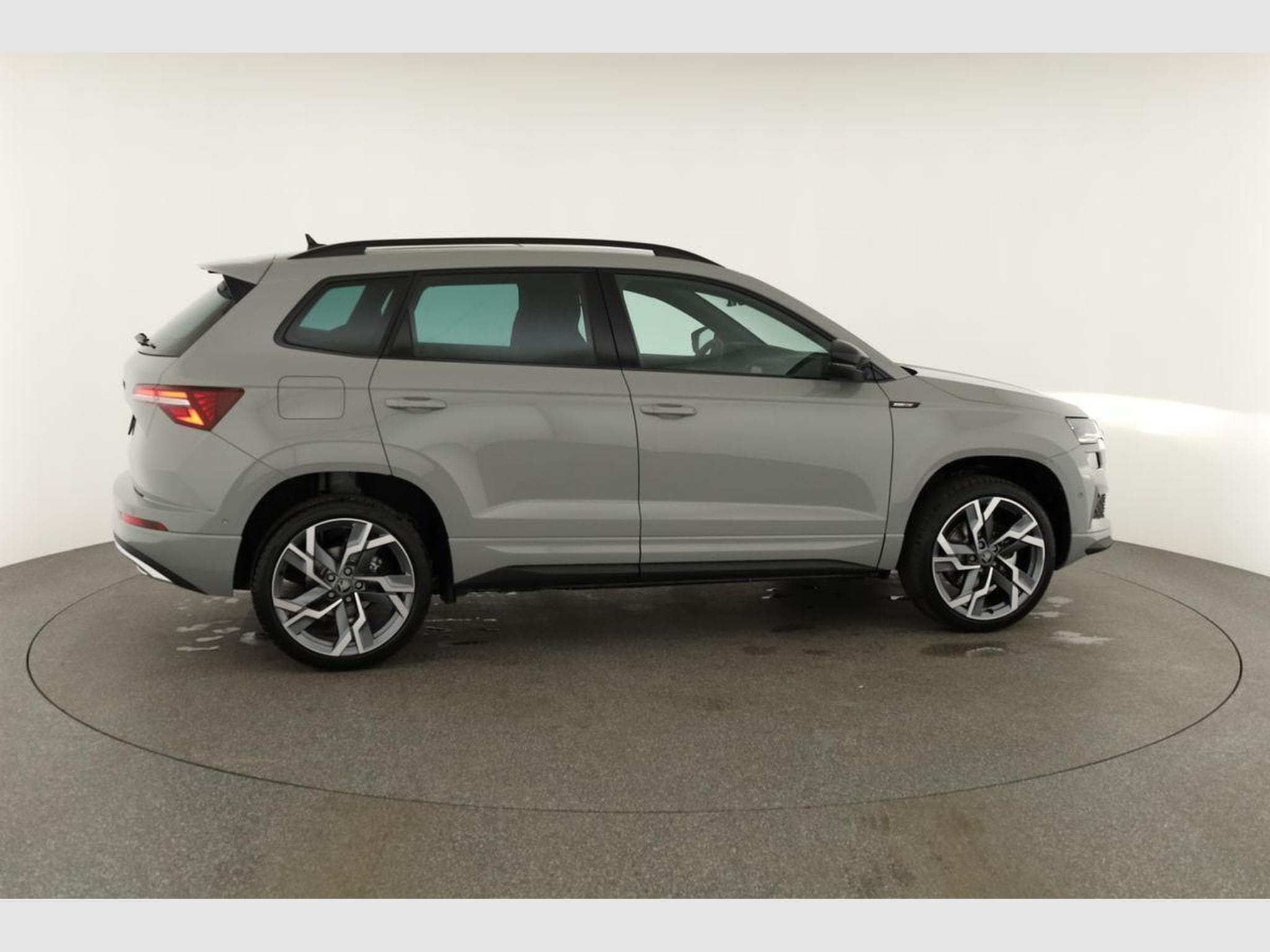 Skoda Karoq Sportline (2026) - Foto 24