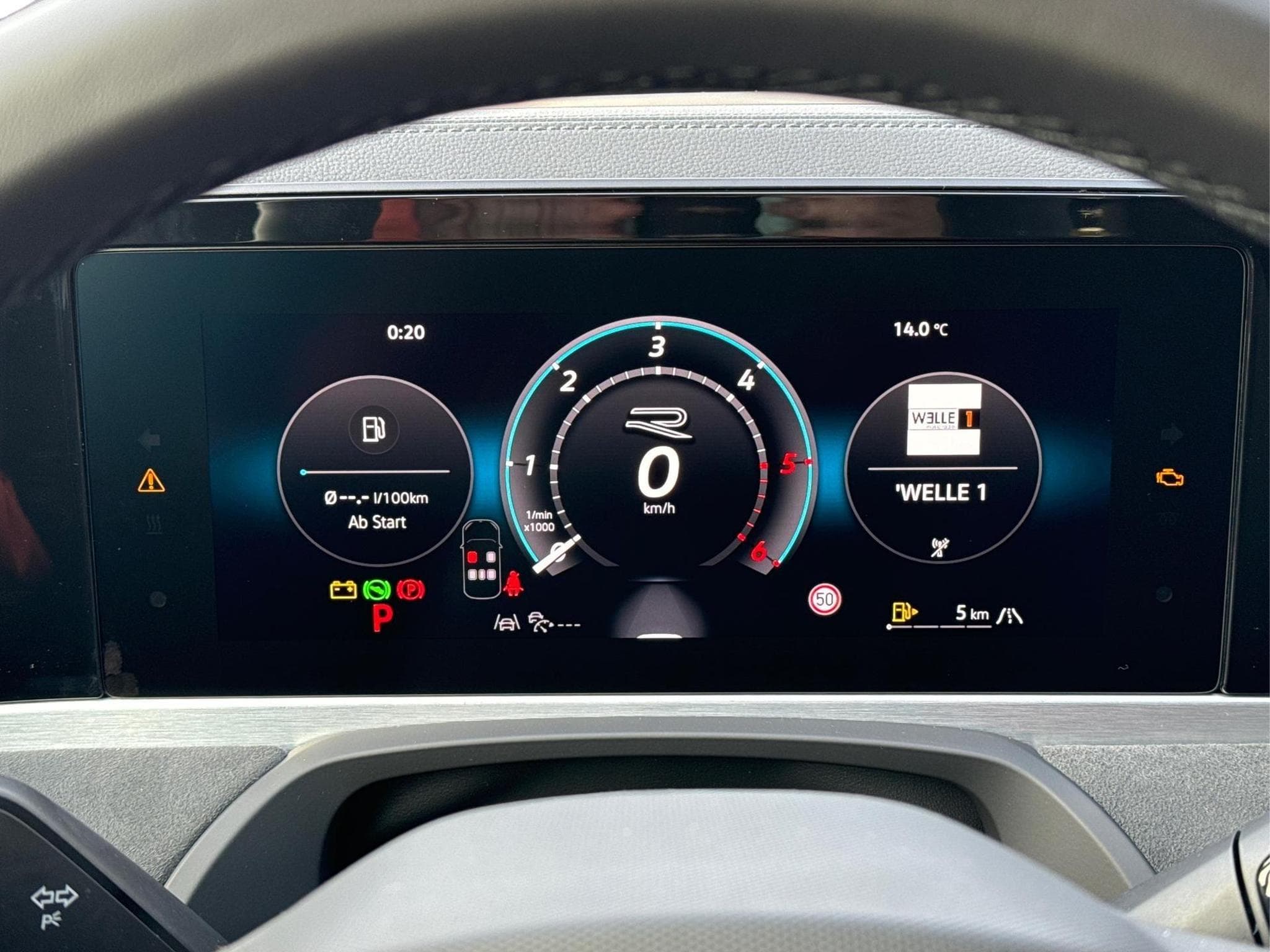 VW Passat Variant R-Line (2025) - Foto 24