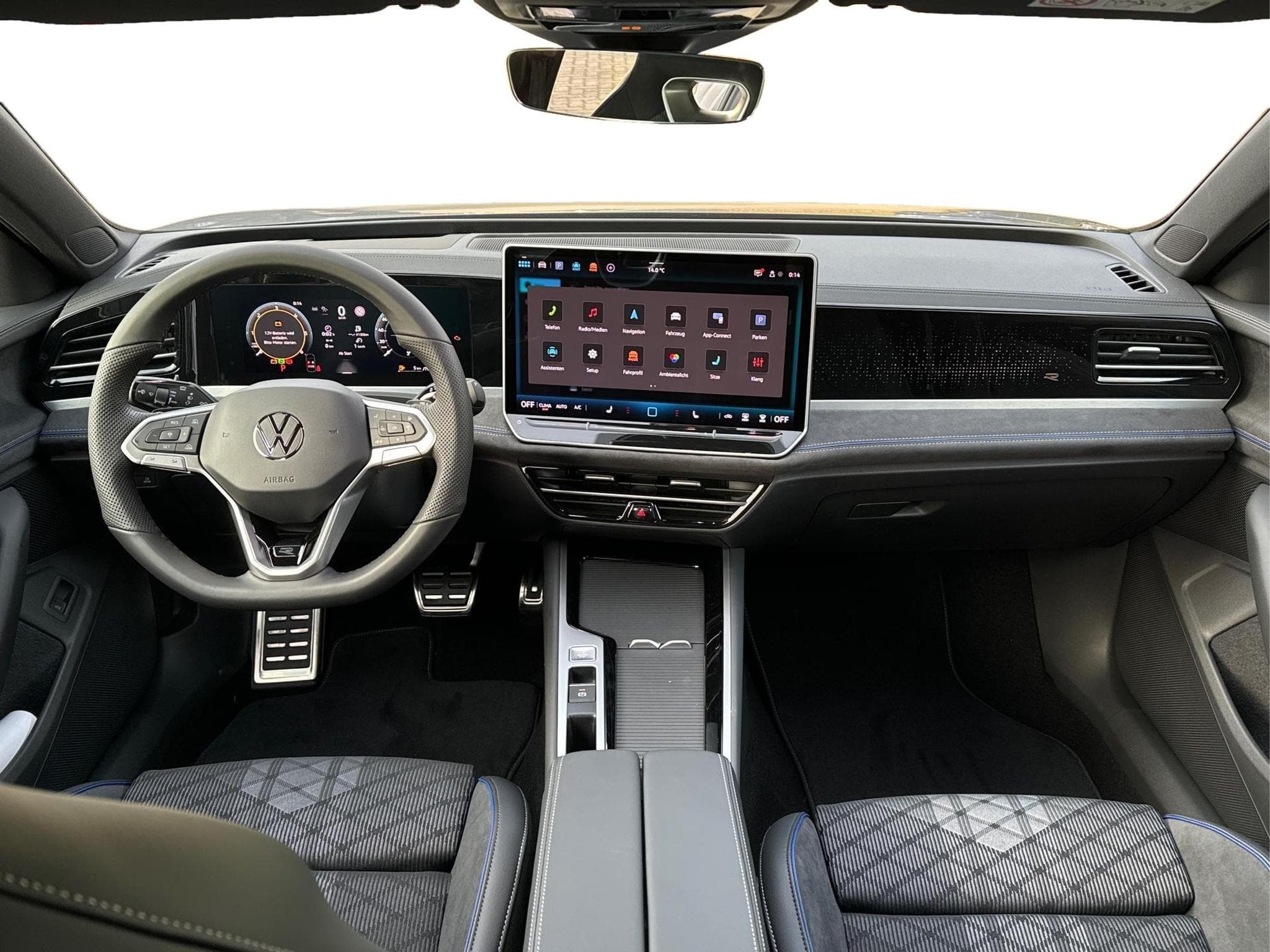 VW Passat Variant R-Line (2025) - Foto 9