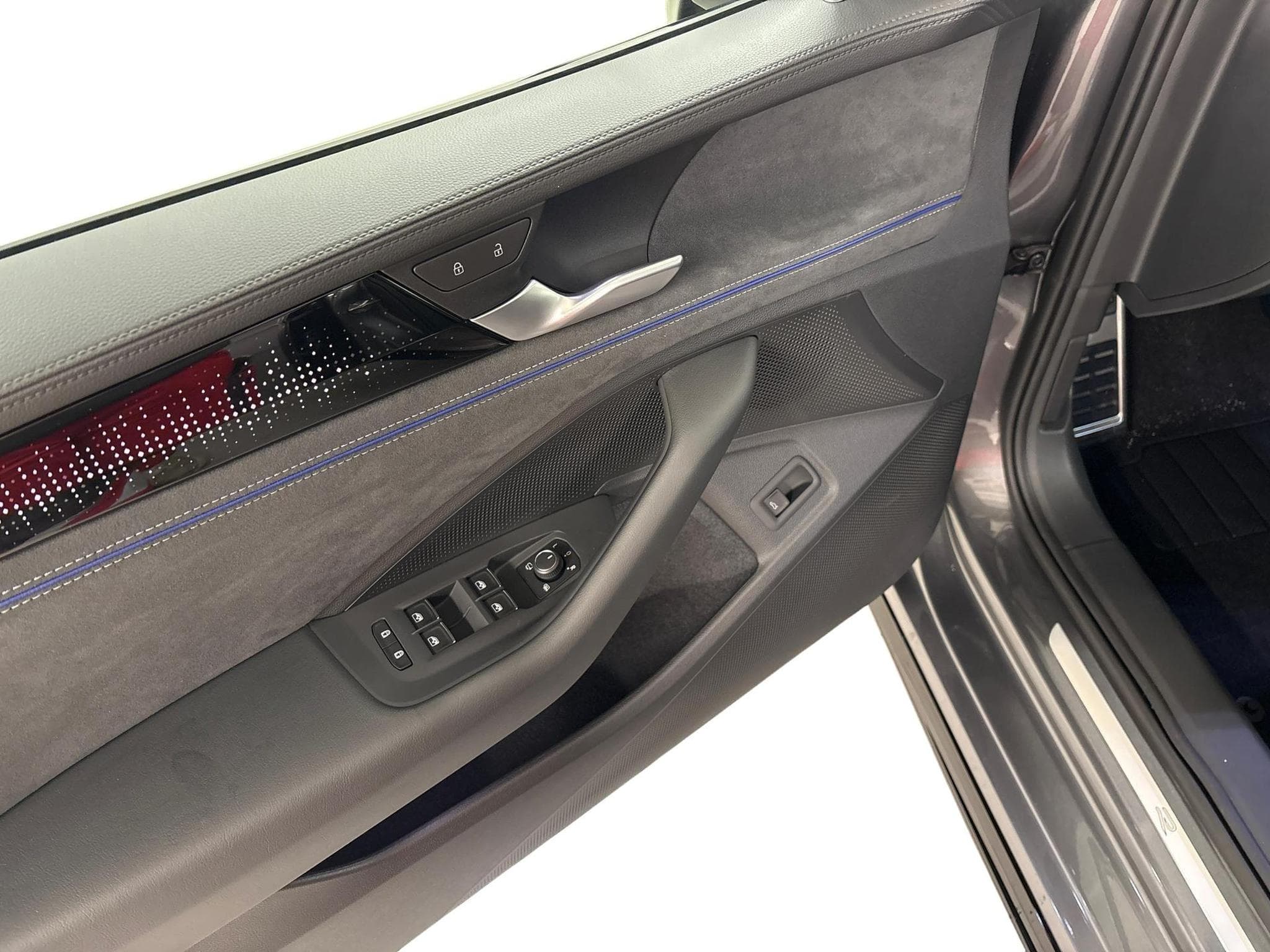 VW Passat Variant R-Line (2025) - Foto 17