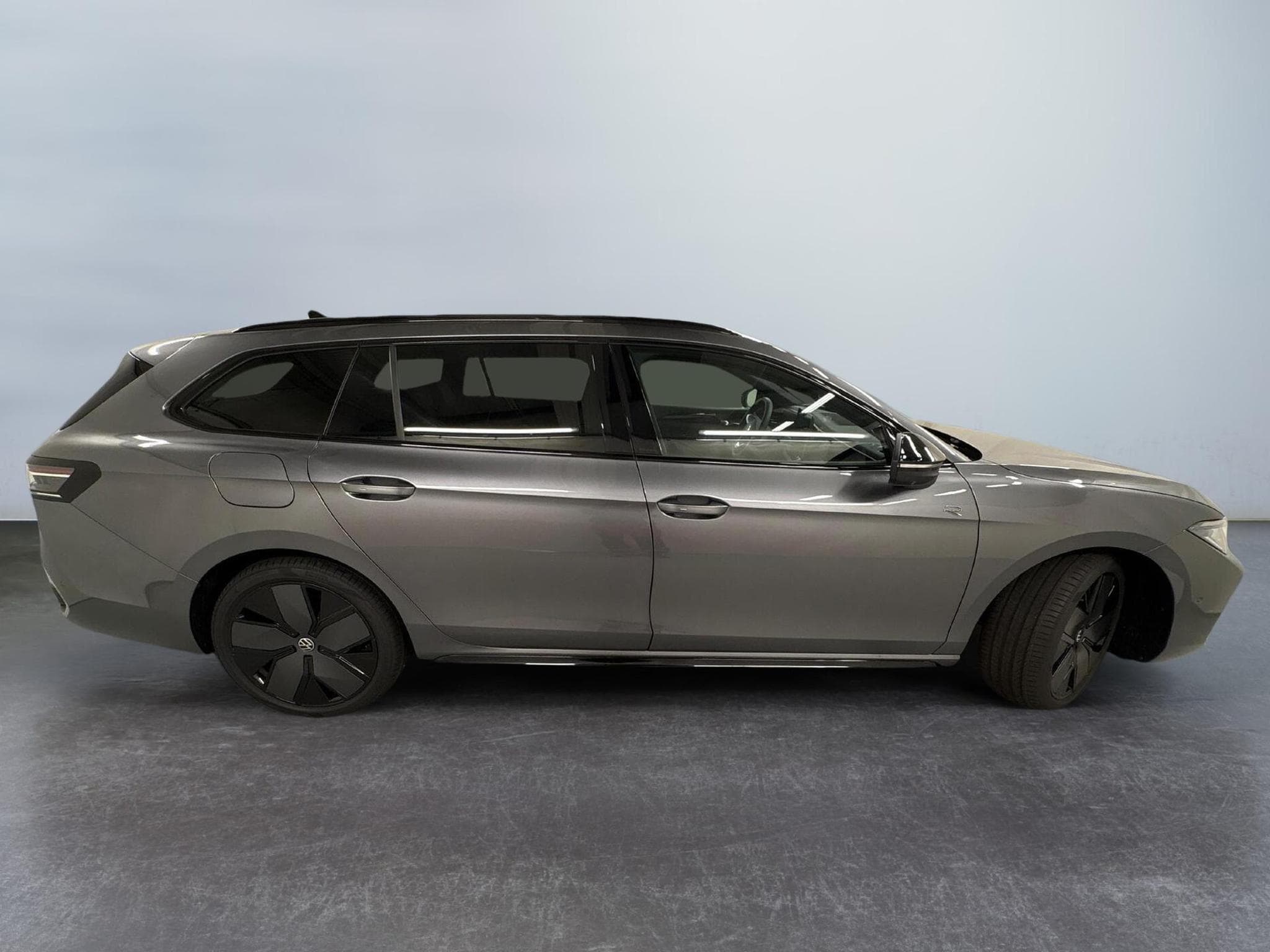 VW Passat Variant R-Line (2025) - Foto 8