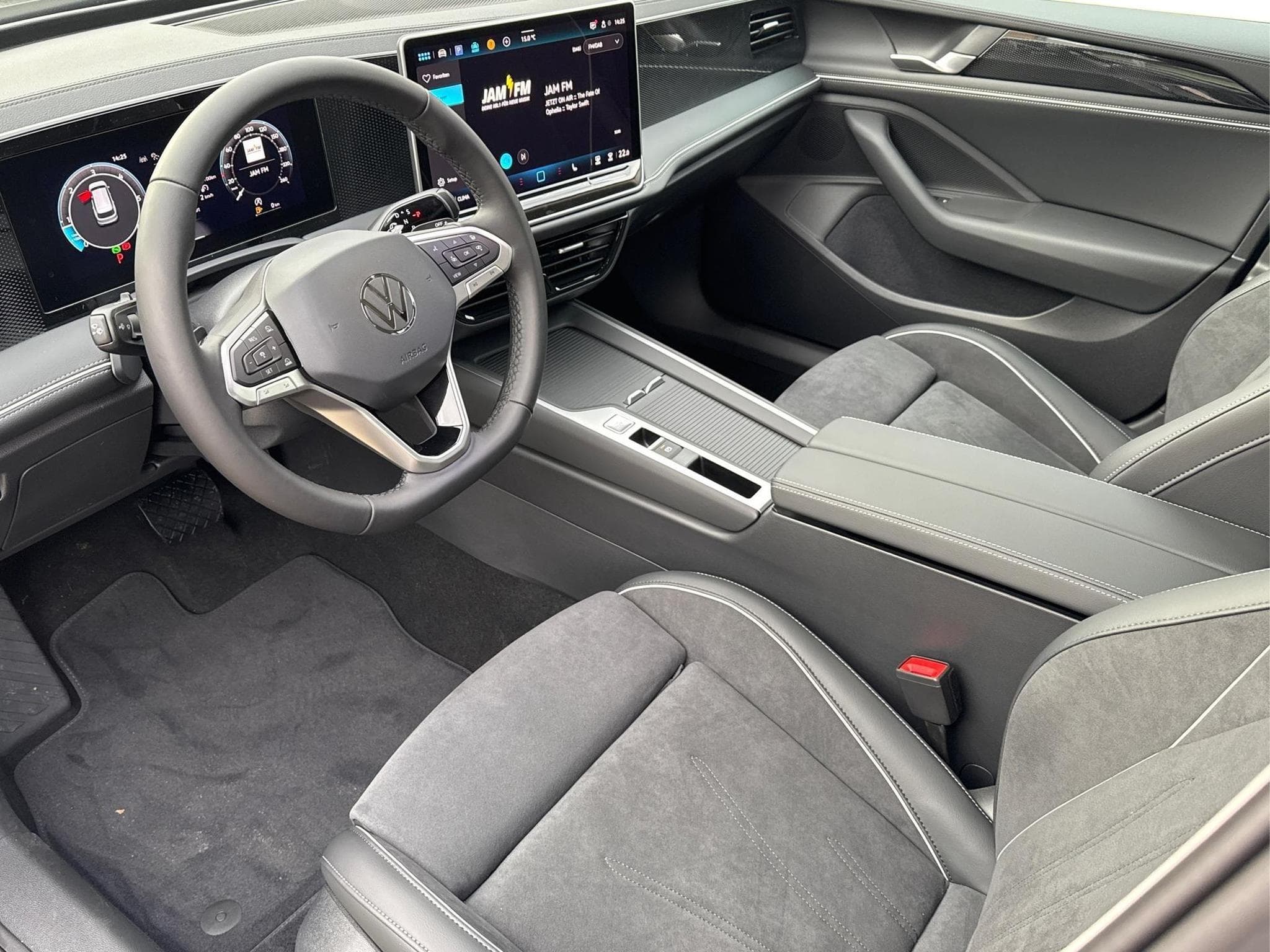 VW Passat Variant Business (2025) - Foto 10