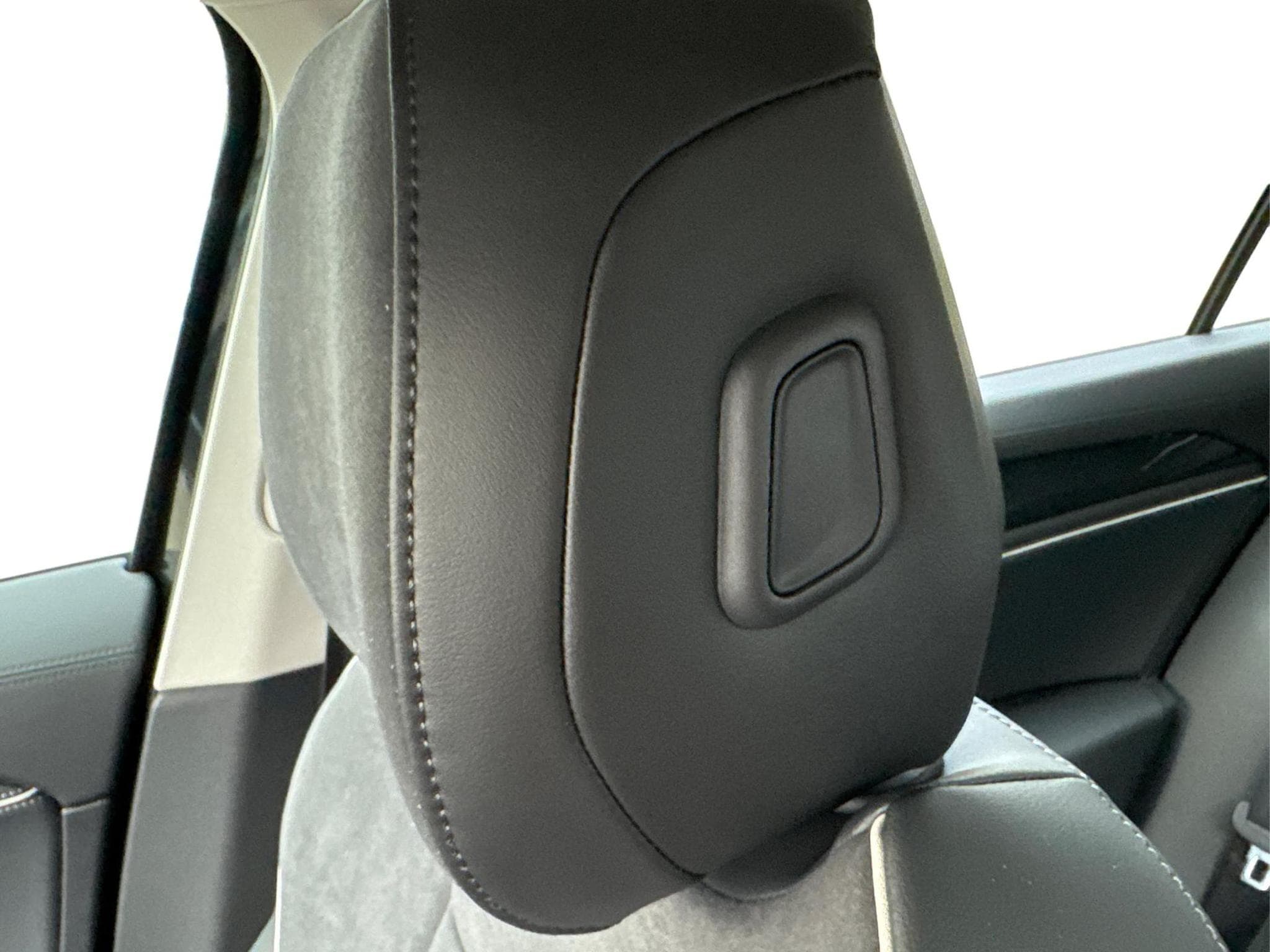VW Passat Variant Business (2025) - Foto 25