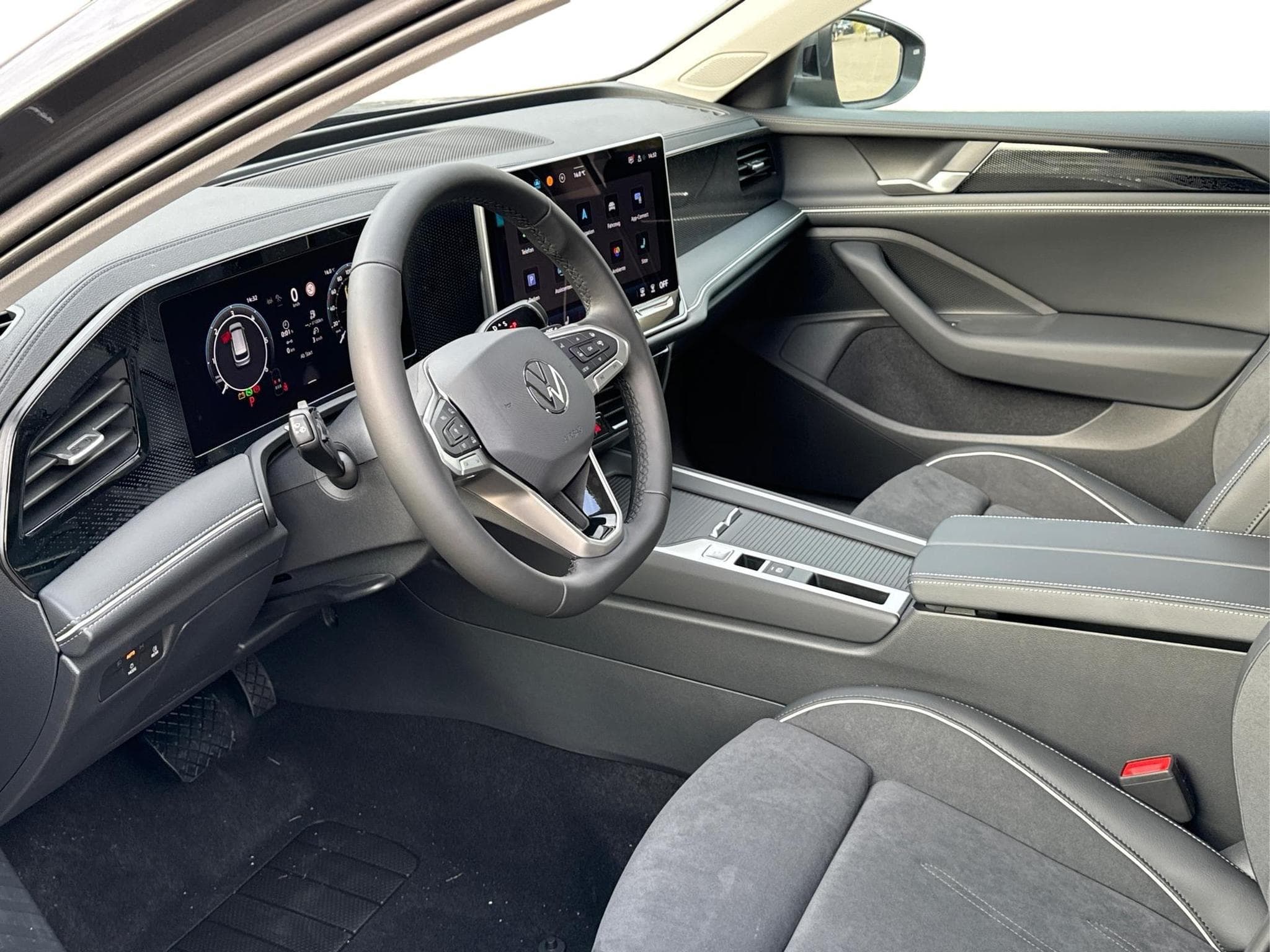 VW Passat Variant Business (2025) - Foto 7