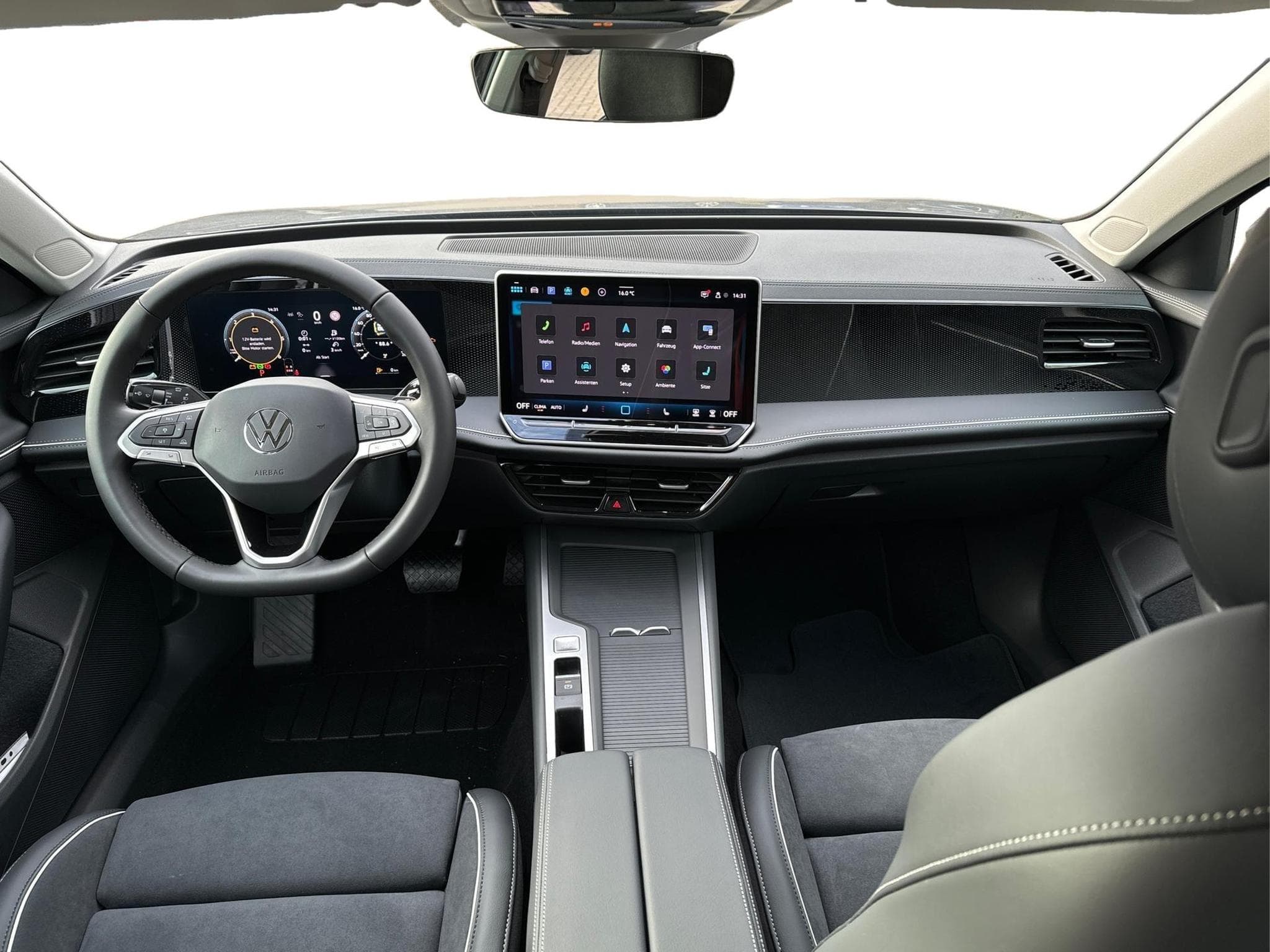 VW Passat Variant Business (2025) - Foto 8