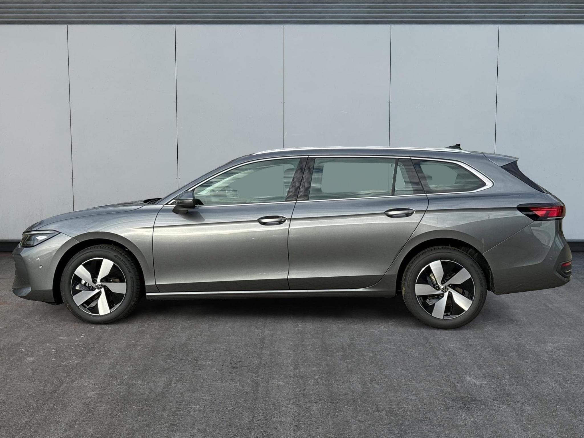 VW Passat Variant Business (2026) - Foto 2