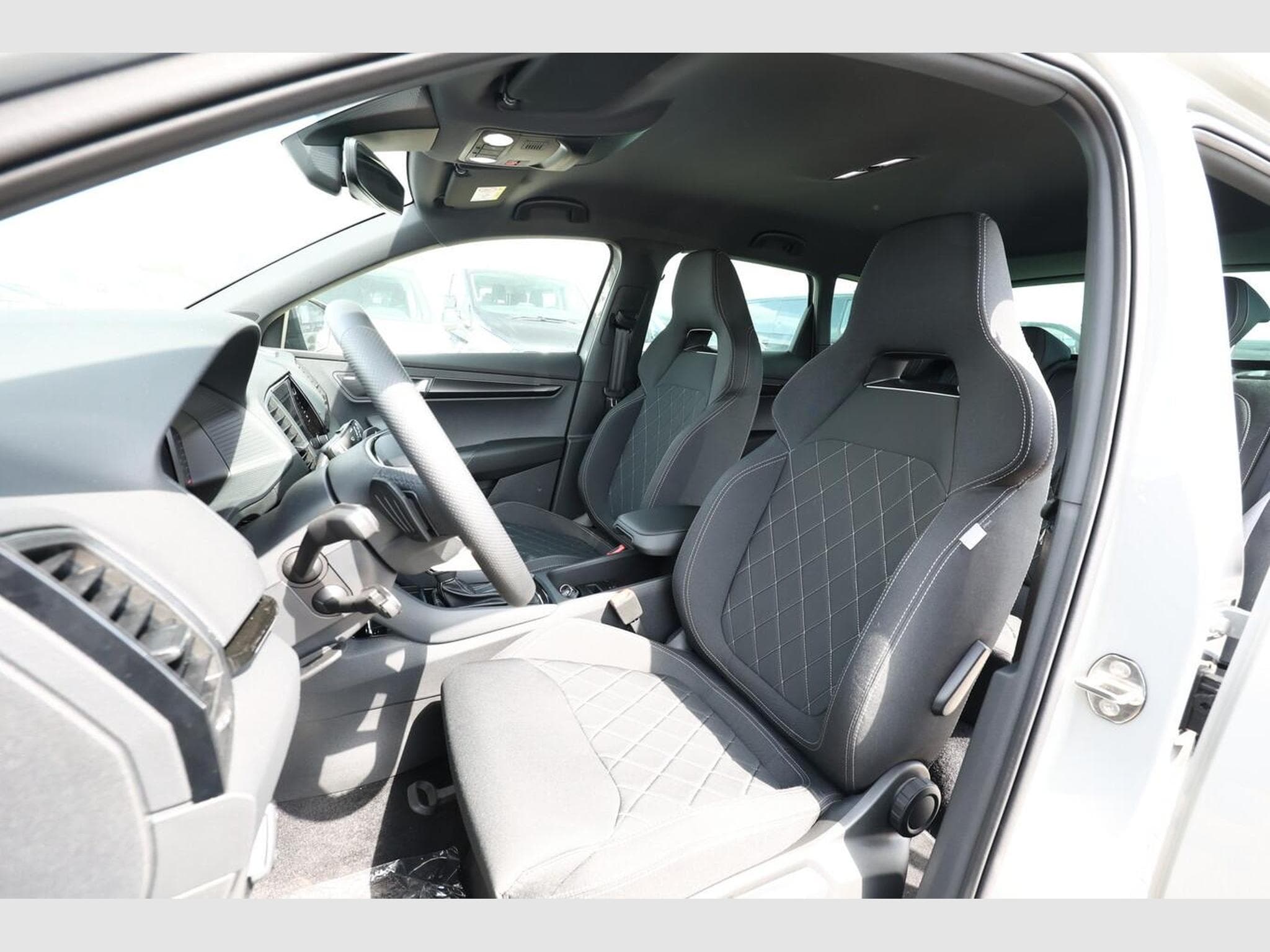 Skoda Karoq Sportline (2026) - Foto 6