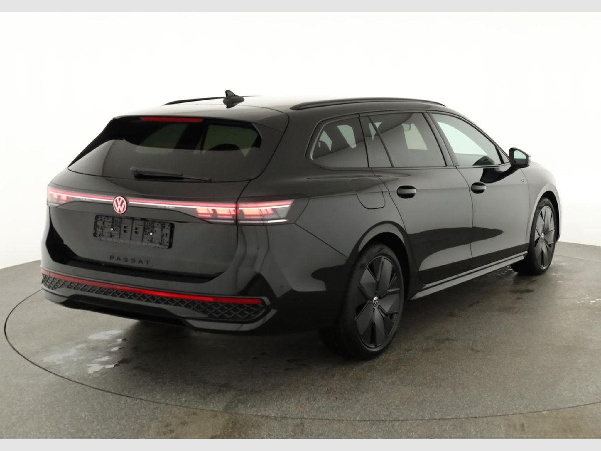 VW Passat Variant 2.0 TDI 142 kW 4Motion R-Line (2026) - Foto 2
