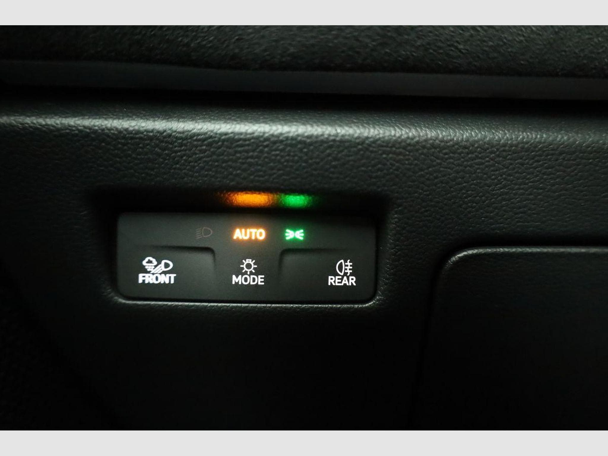 VW Passat Variant 2.0 TDI 142 kW 4Motion R-Line (2026) - Foto 8