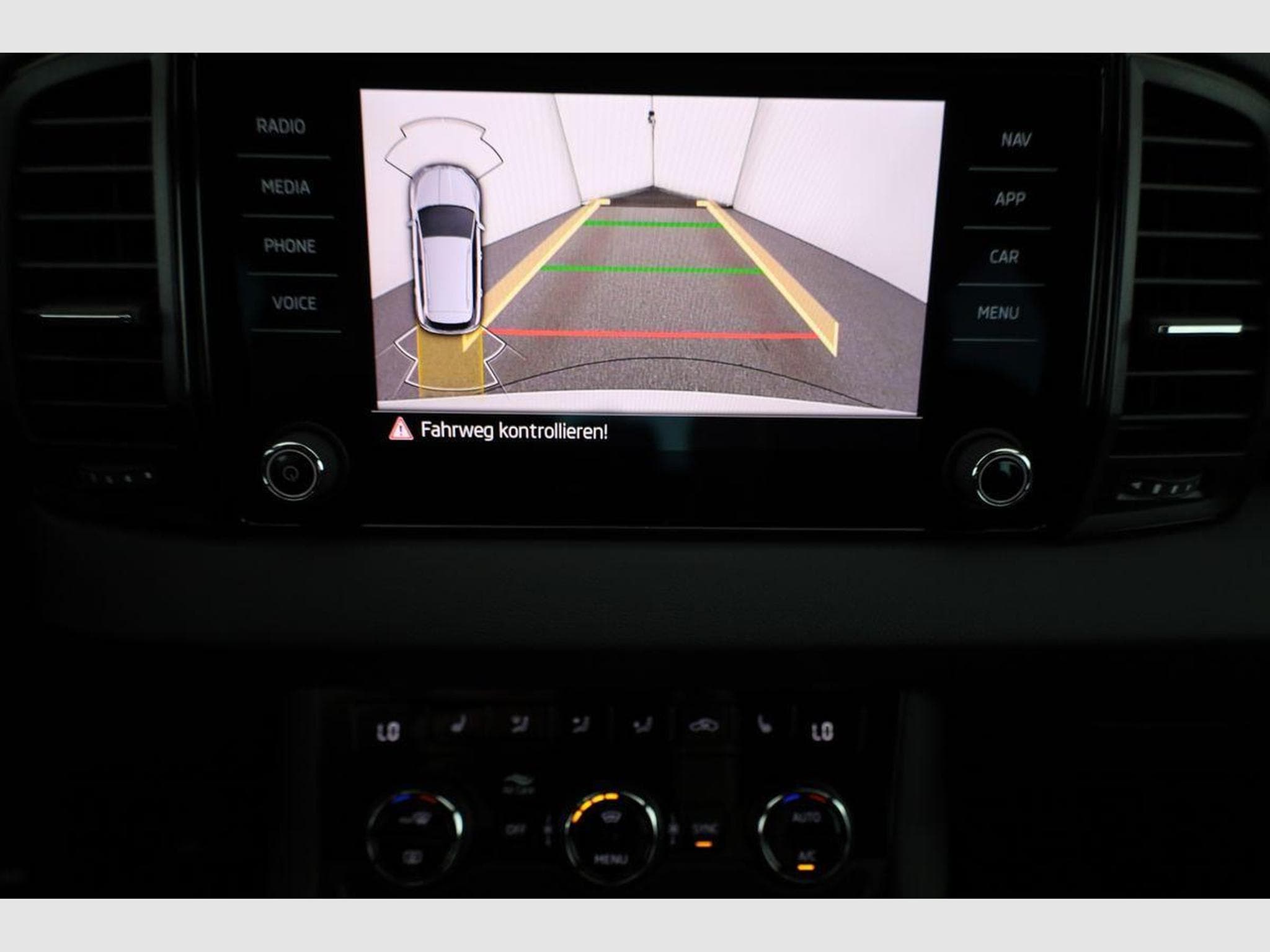 Skoda Karoq Sportline 4x4 (2026) - Photo 6