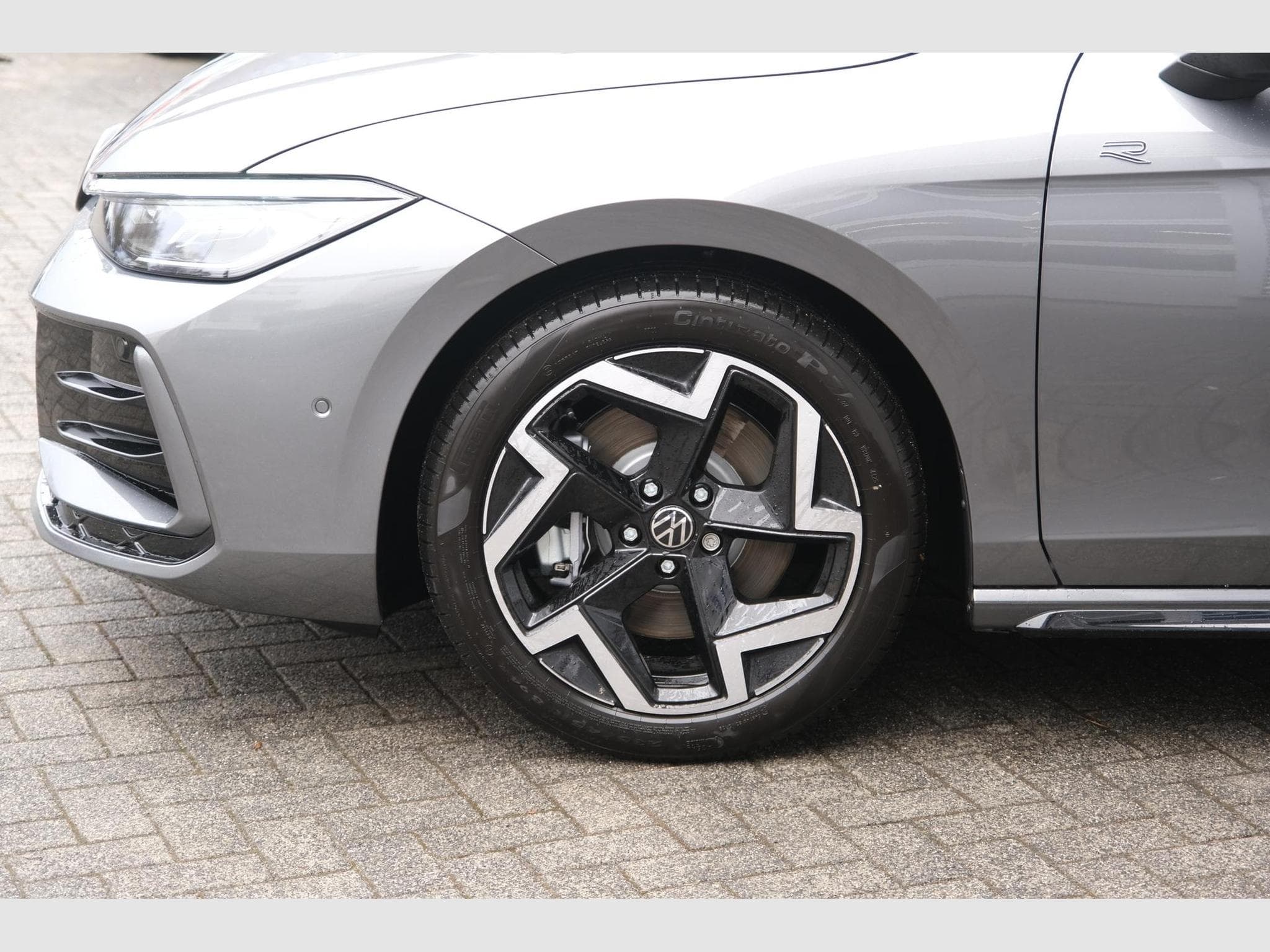 VW Passat Variant Var. 2.0 (2026) - Foto 17