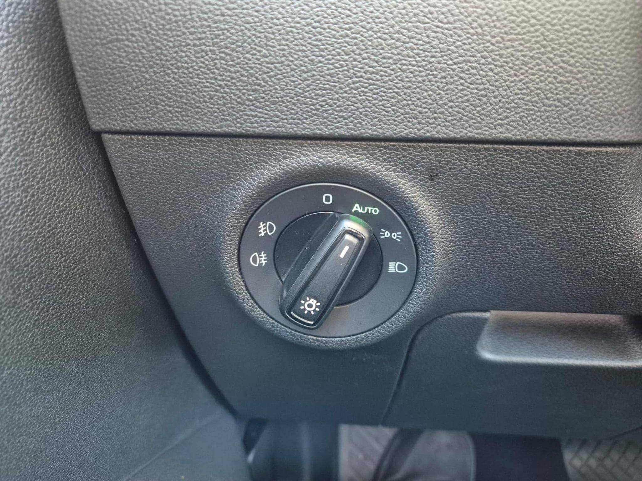 Skoda Karoq 1.5 TSI 150PS (2026) - Foto 14