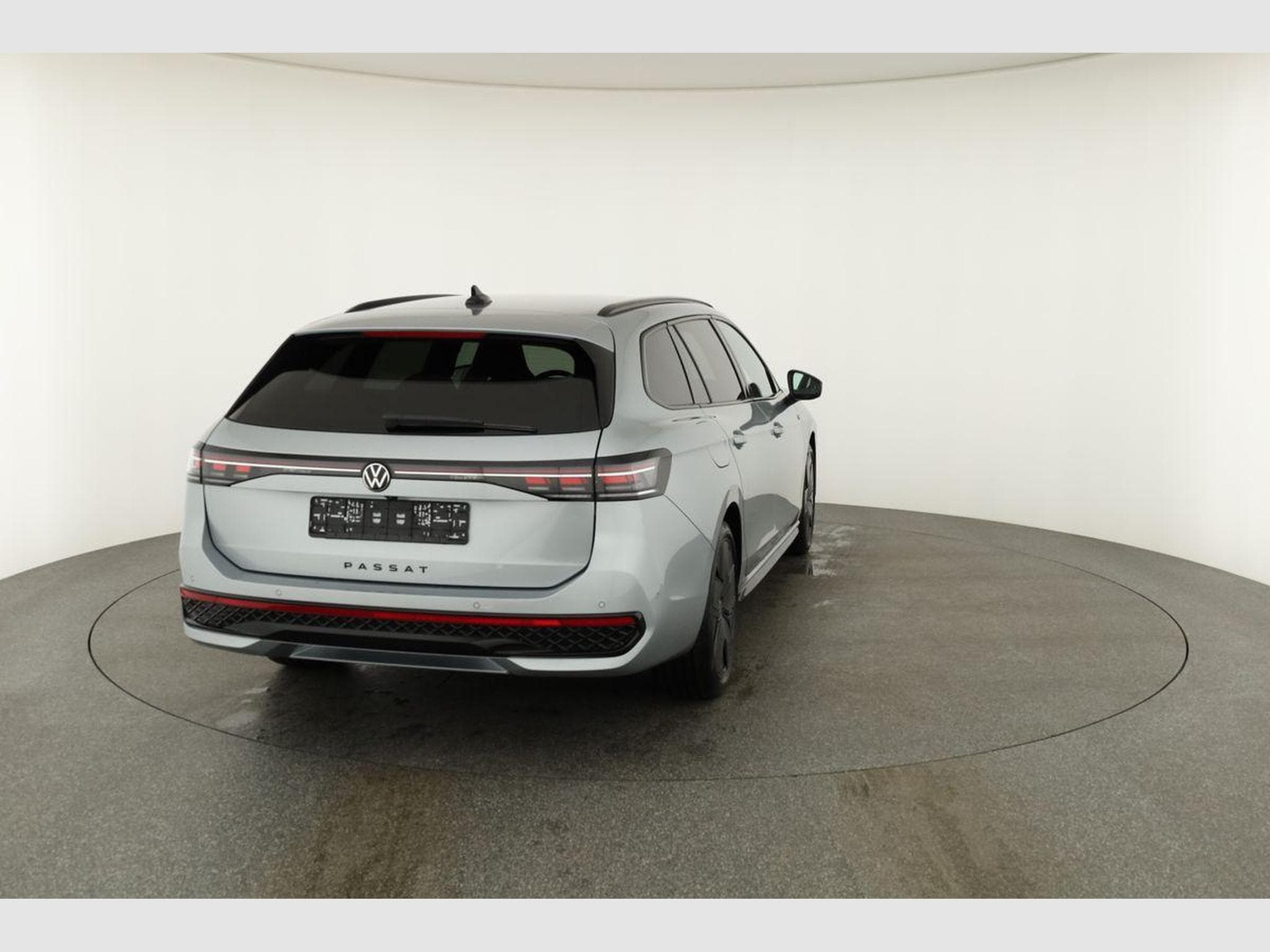 VW Passat Variant 2.0 TDI 142 kW 4Motion R-Line (2026) - Foto 17