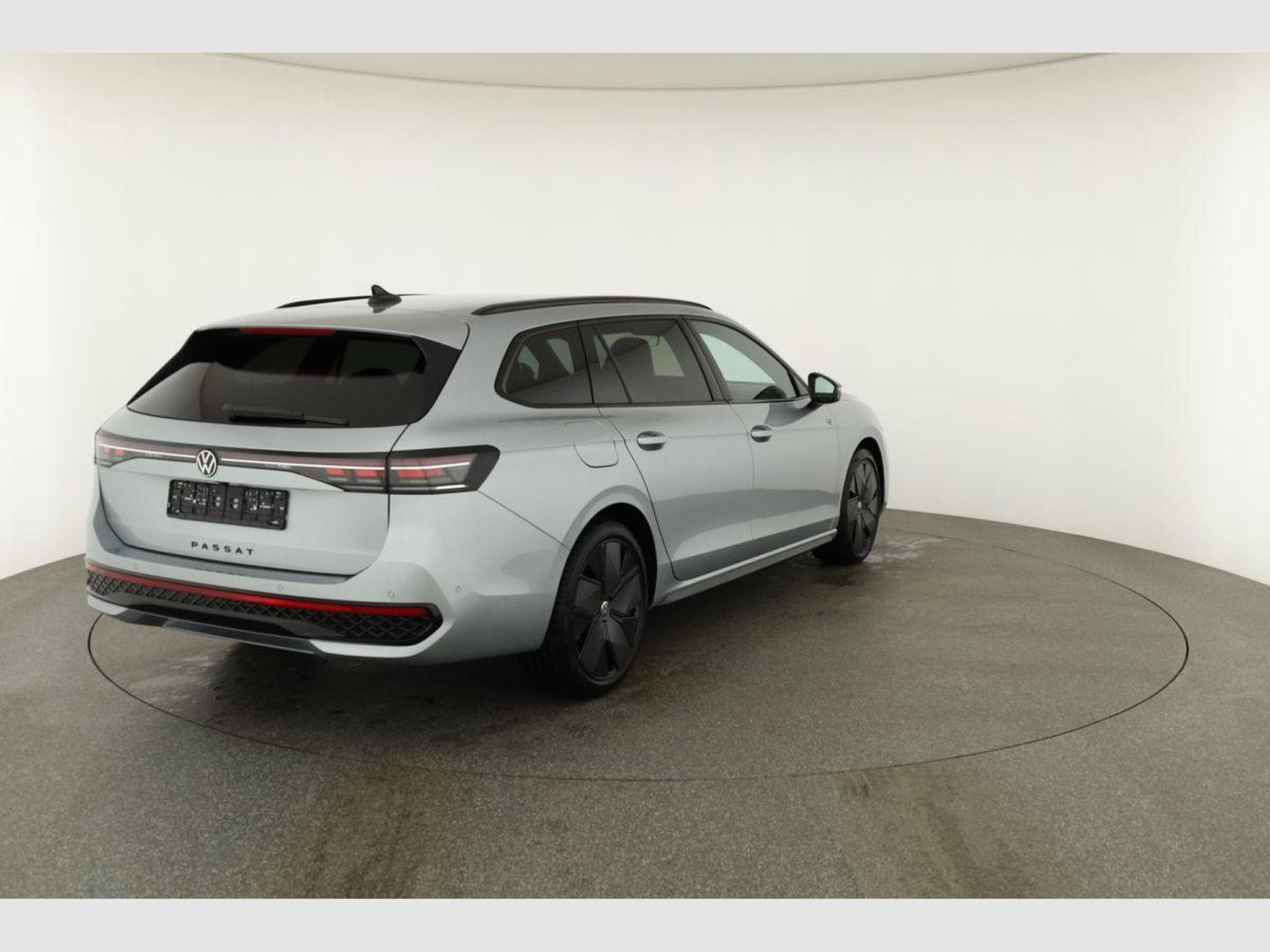 VW Passat Variant 2.0 TDI 142 kW 4Motion R-Line (2026) - Foto 18