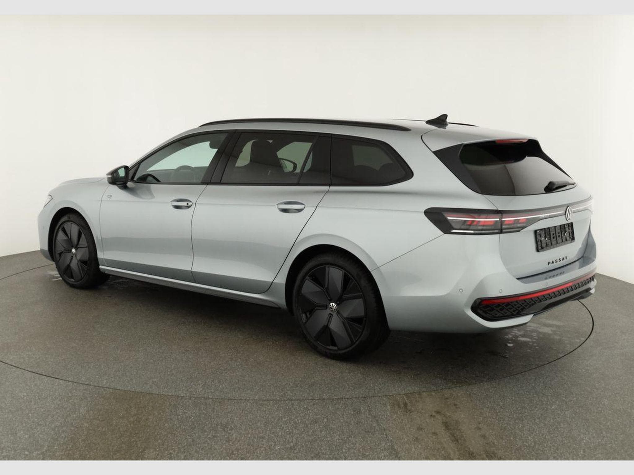 VW Passat Variant 2.0 TDI 142 kW 4Motion R-Line (2026) - Foto 3