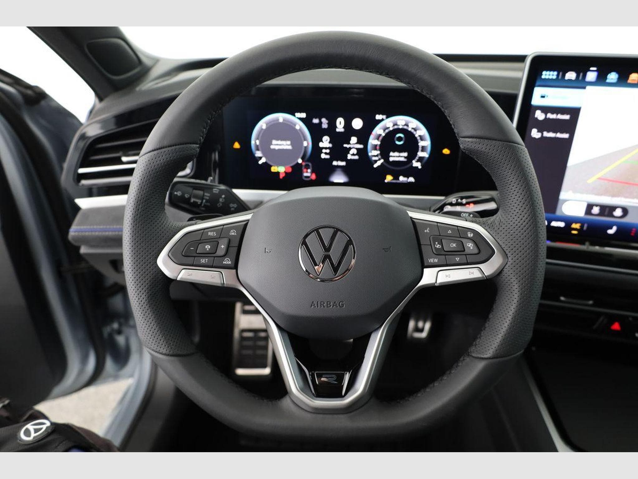 VW Passat Variant 2.0 TDI 142 kW 4Motion R-Line (2026) - Foto 6