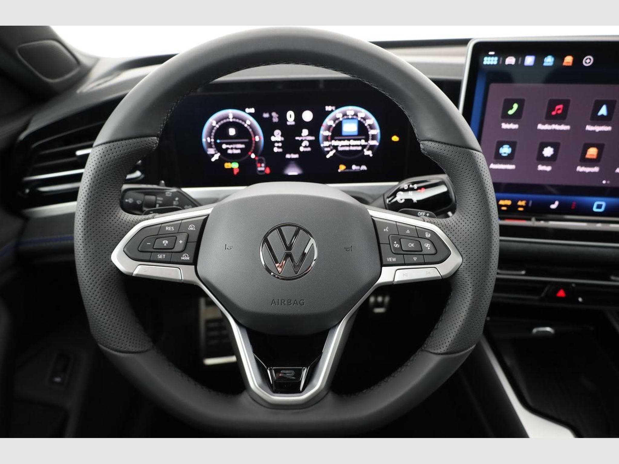 VW Passat Variant 2.0 TDI 142 kW 4Motion R-Line (2026) - Foto 5
