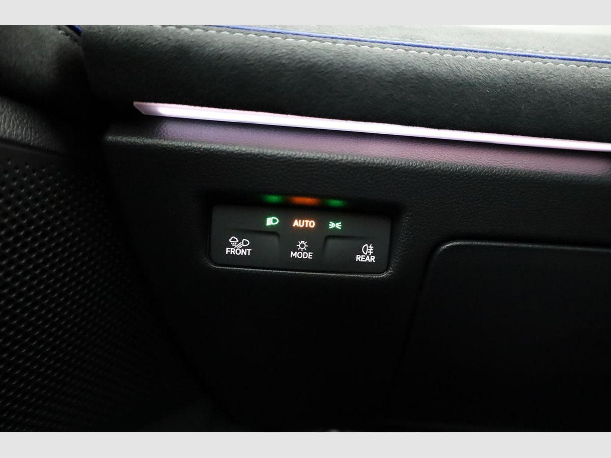 VW Passat Variant 2.0 TDI 142 kW 4Motion R-Line (2026) - Foto 8