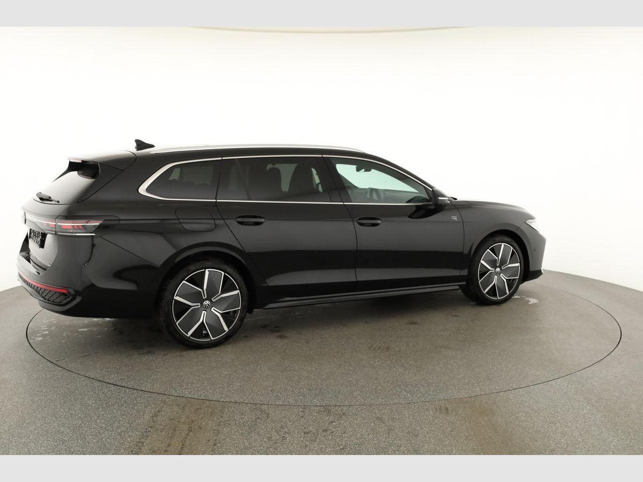 VW Passat Variant 2.0 TDI 142 kW 4Motion R-Line (2026) - Foto 21