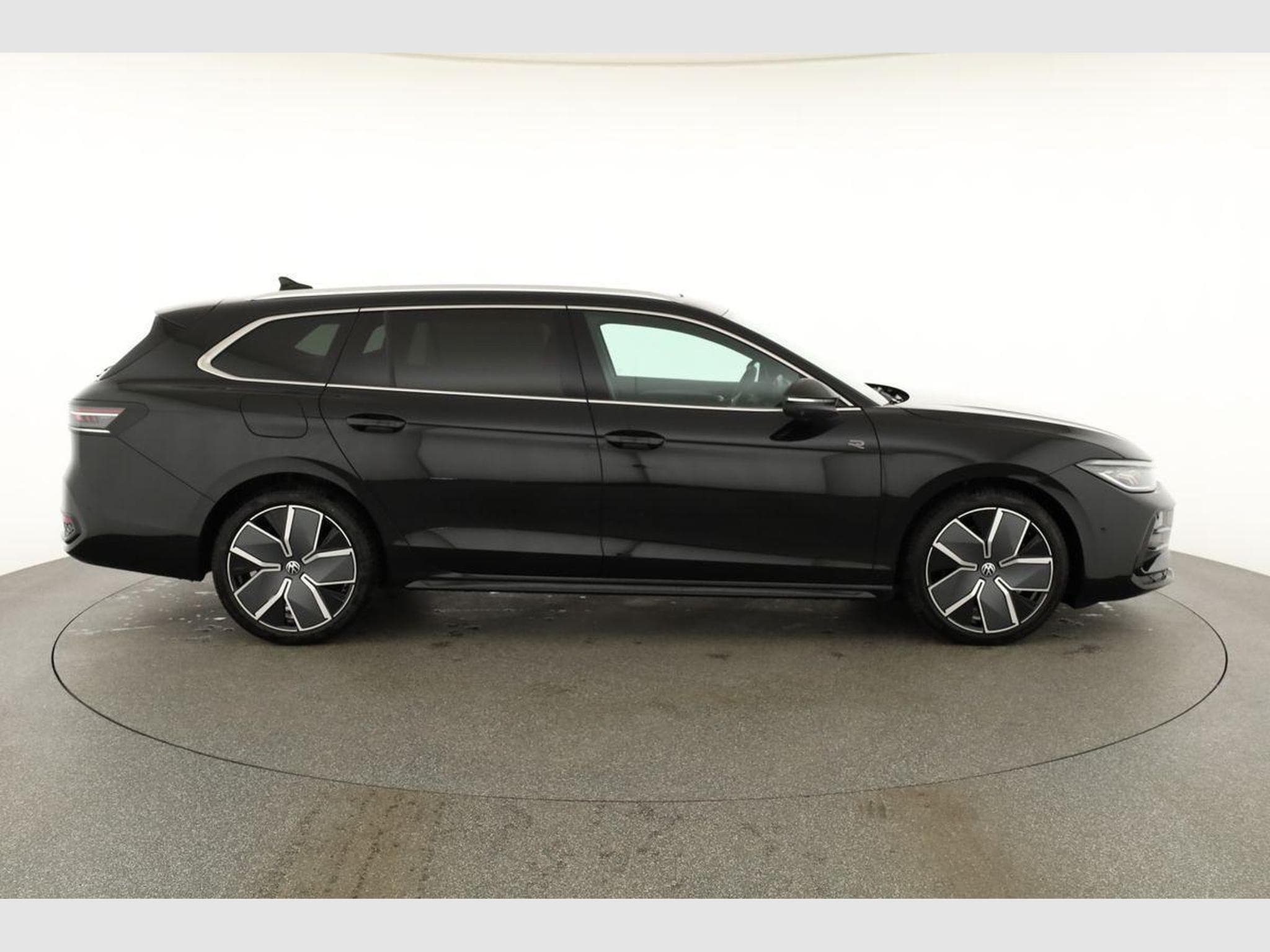 VW Passat Variant 2.0 TDI 142 kW 4Motion R-Line (2026) - Foto 23