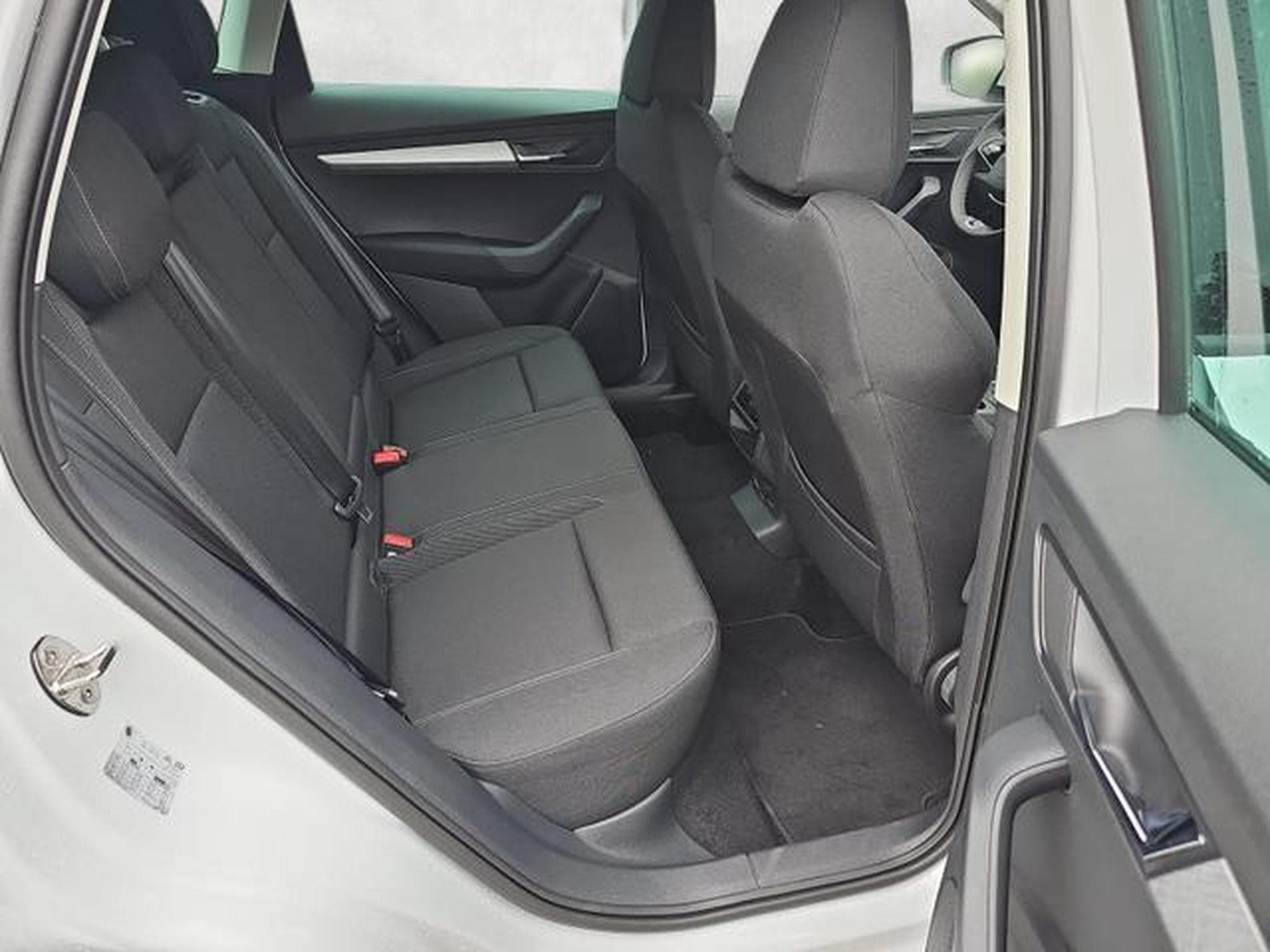 Skoda Karoq Selection (2026) - Foto 13
