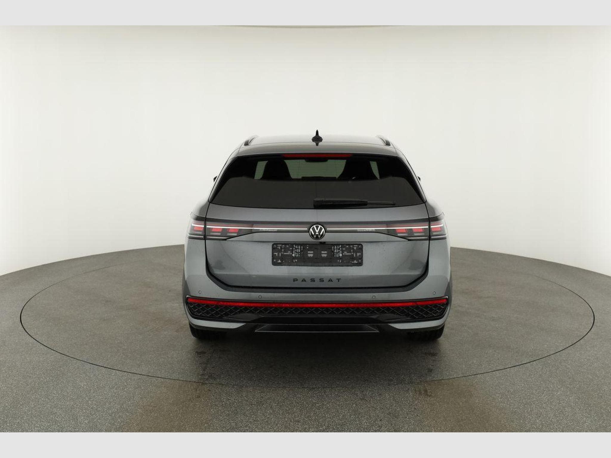 VW Passat Variant 2.0 TSI 195 kW 4Motion R-Line (2026) - Foto 16