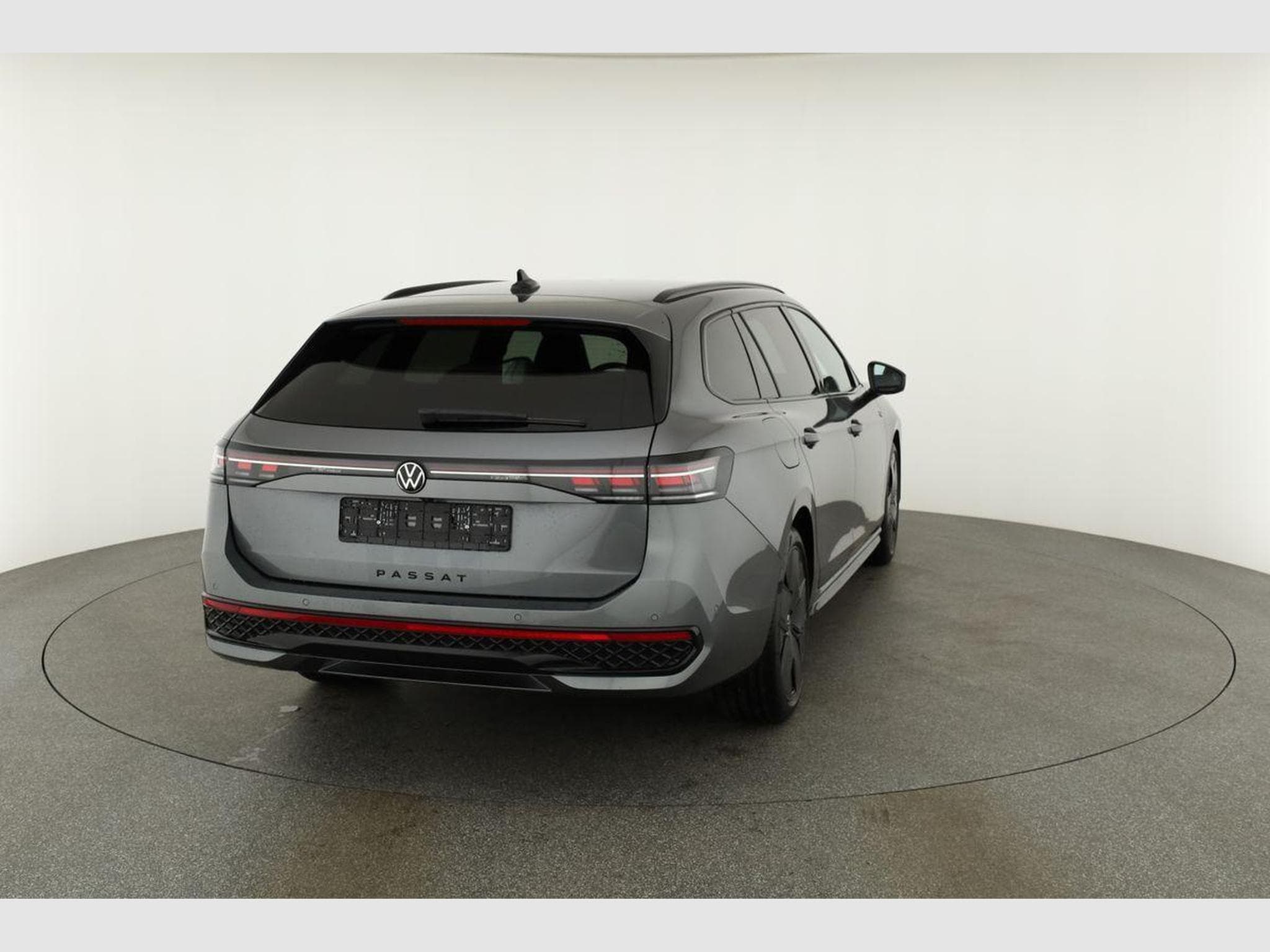 VW Passat Variant 2.0 TSI 195 kW 4Motion R-Line (2026) - Foto 17
