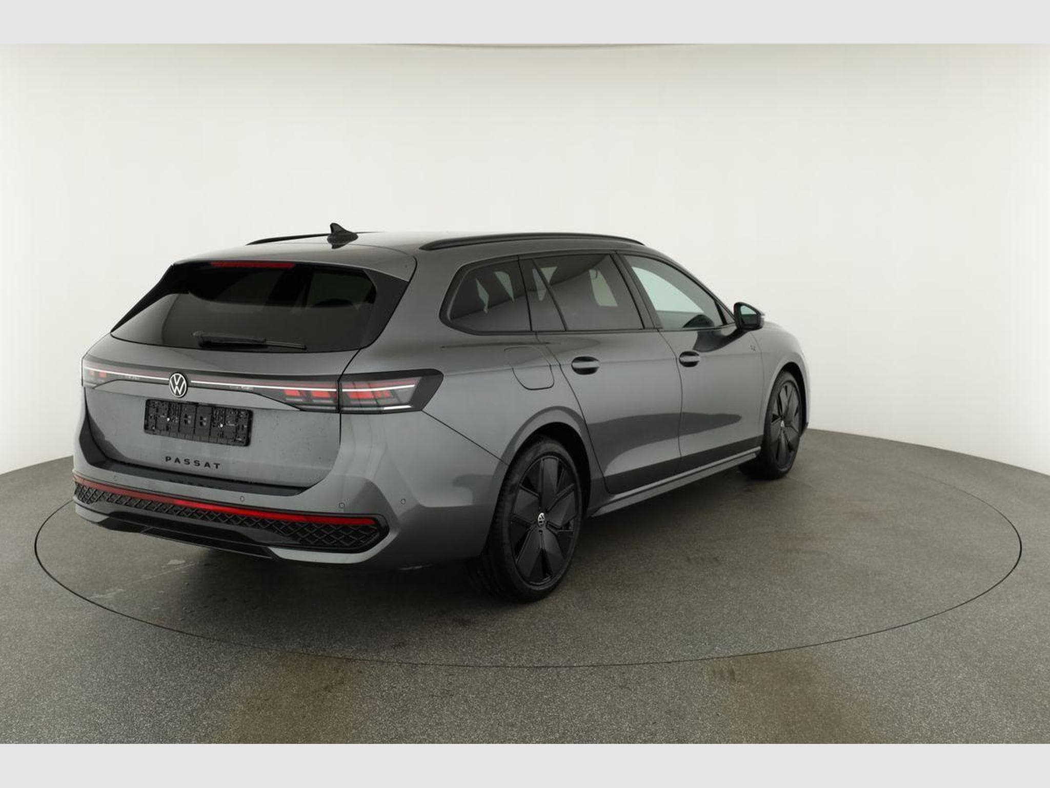 VW Passat Variant 2.0 TSI 195 kW 4Motion R-Line (2026) - Foto 18