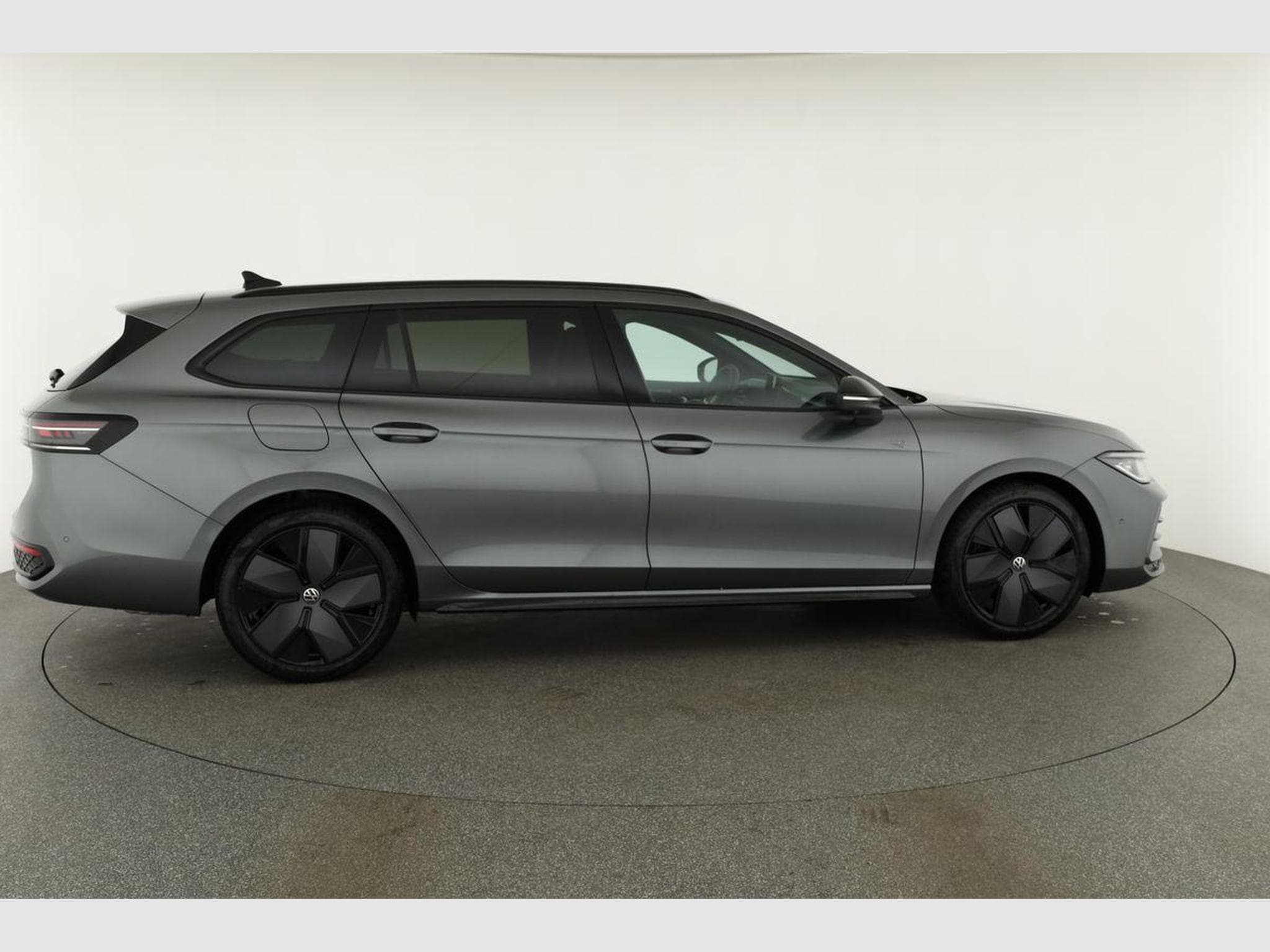 VW Passat Variant 2.0 TSI 195 kW 4Motion R-Line (2026) - Foto 21
