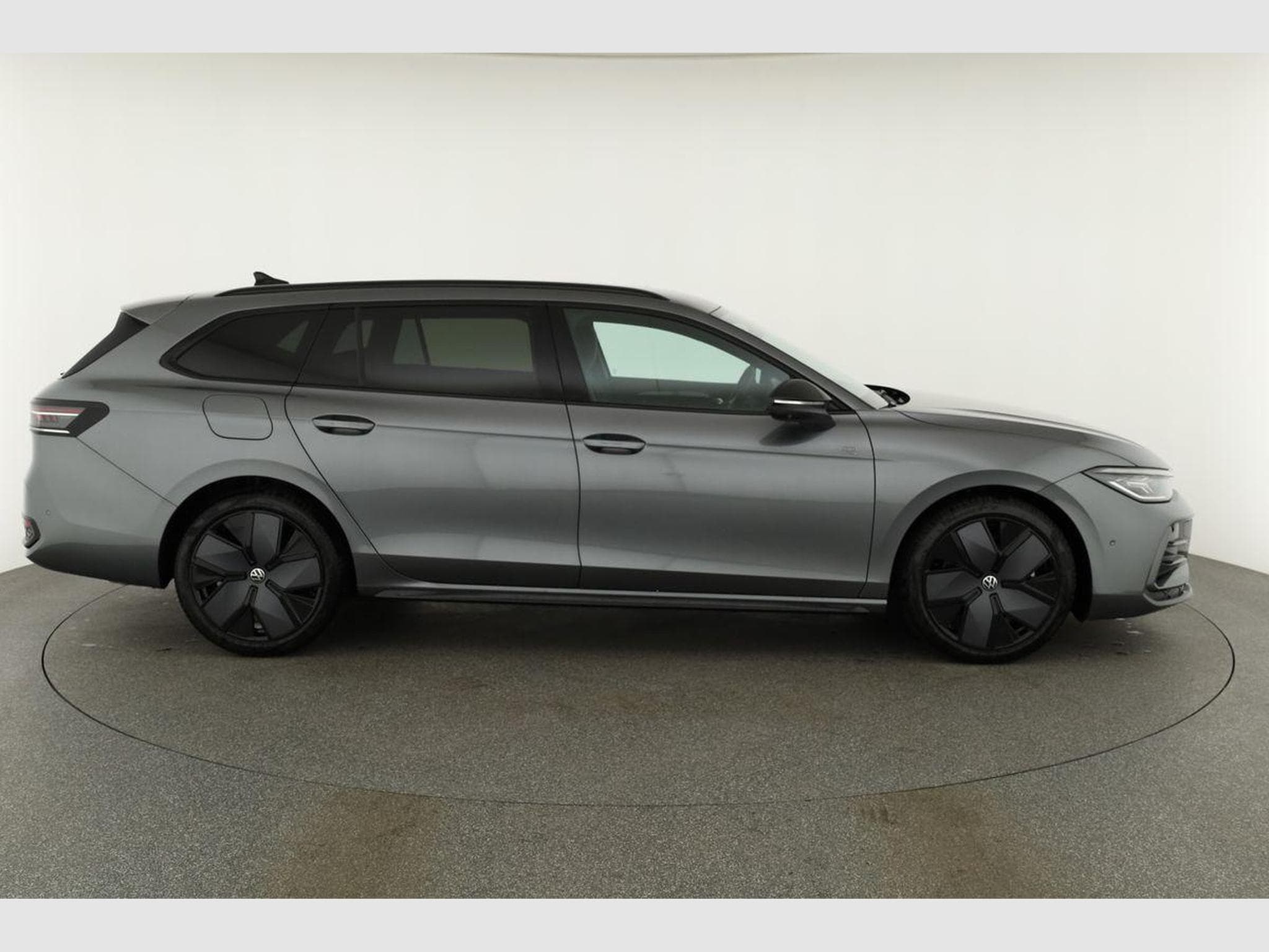 VW Passat Variant 2.0 TSI 195 kW 4Motion R-Line (2026) - Foto 22