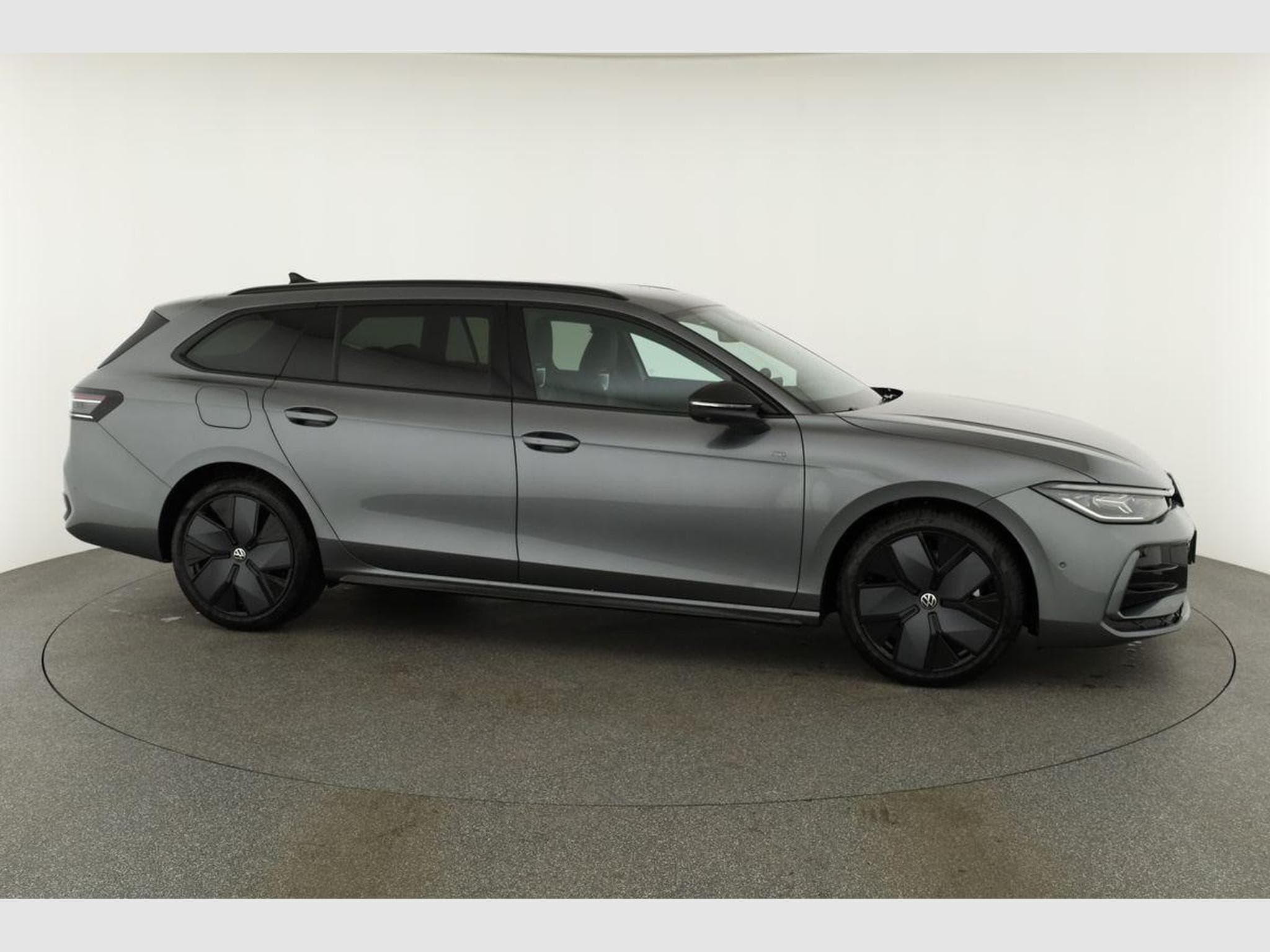 VW Passat Variant 2.0 TSI 195 kW 4Motion R-Line (2026) - Foto 23