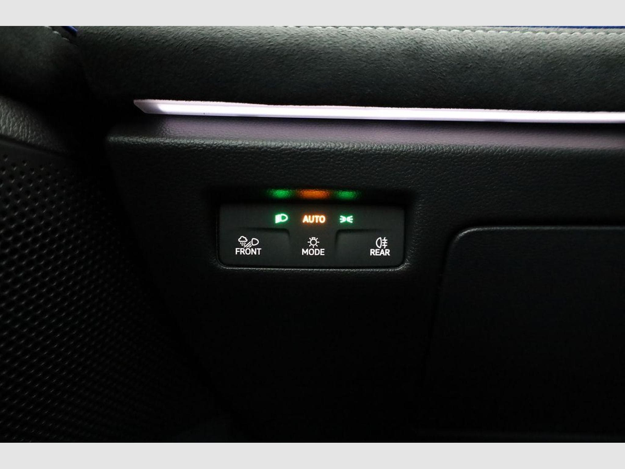 VW Passat Variant 2.0 TSI 195 kW 4Motion R-Line (2026) - Foto 8
