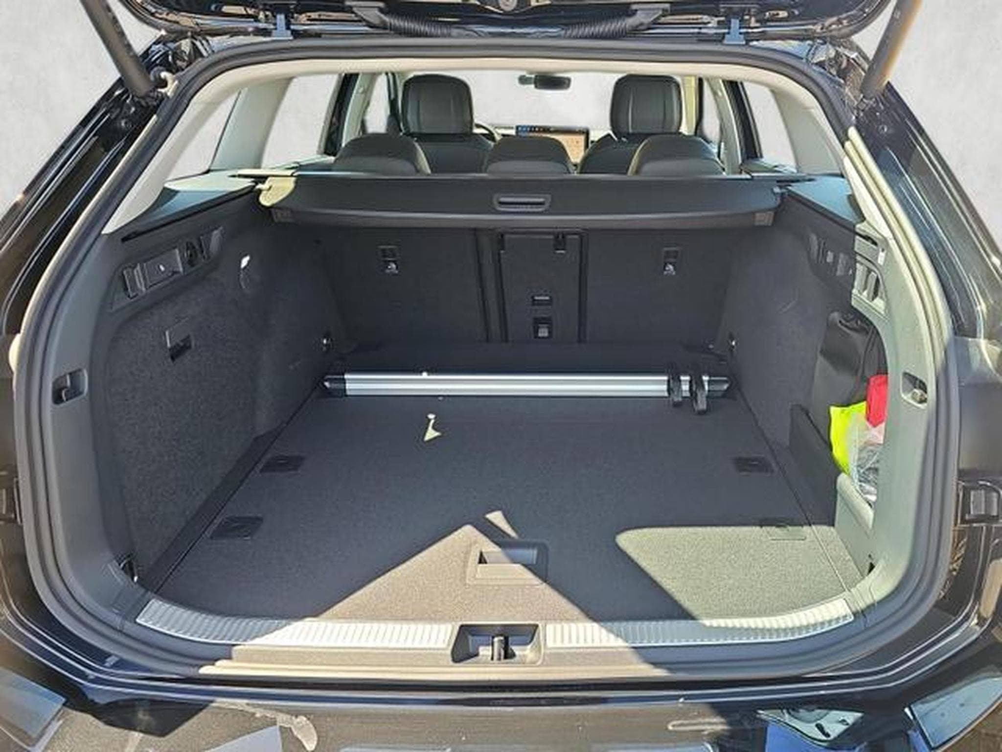 VW Passat Variant 2.0 TDI 110 kW Elegance (2026) - Photo 14