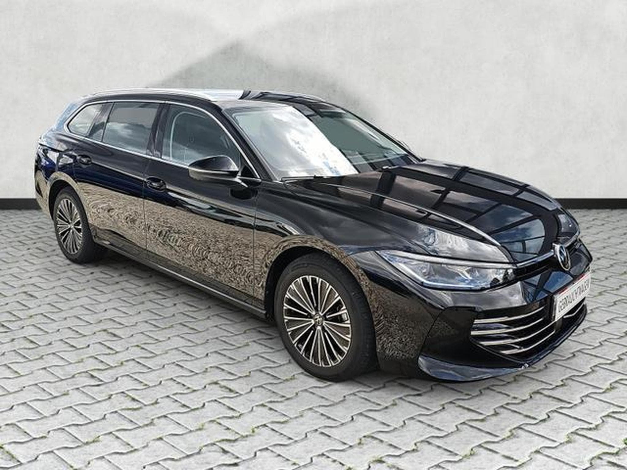 VW Passat Variant 2.0 TDI 110 kW Elegance (2024) - Photo 1