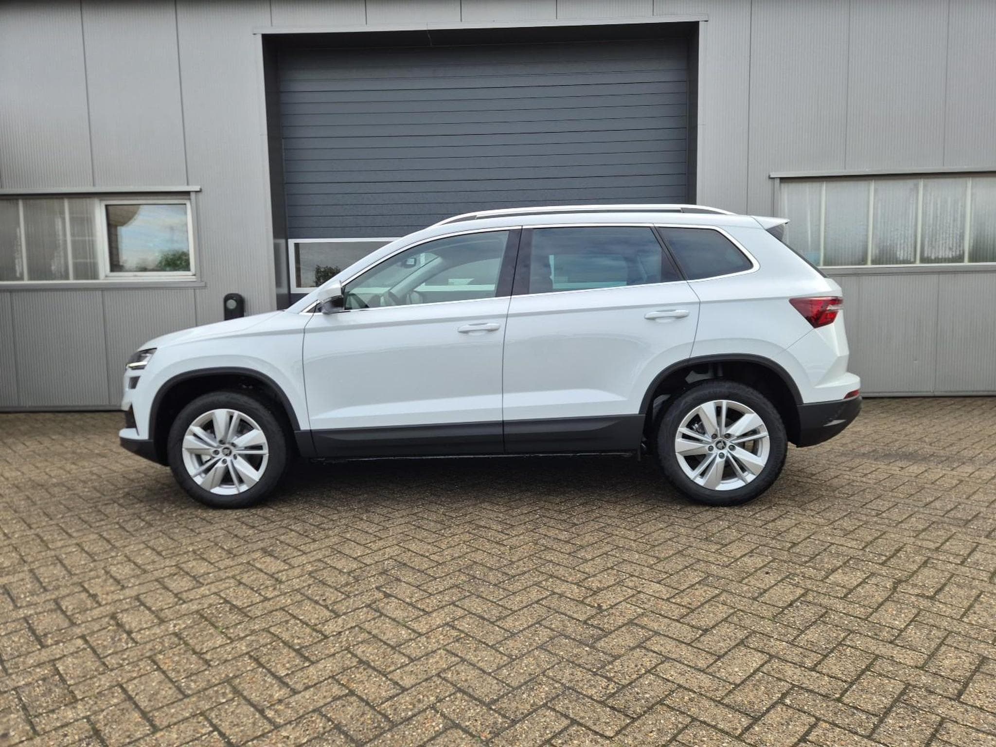 Skoda Karoq 1.5 TSI 150PS (2026) - Foto 2