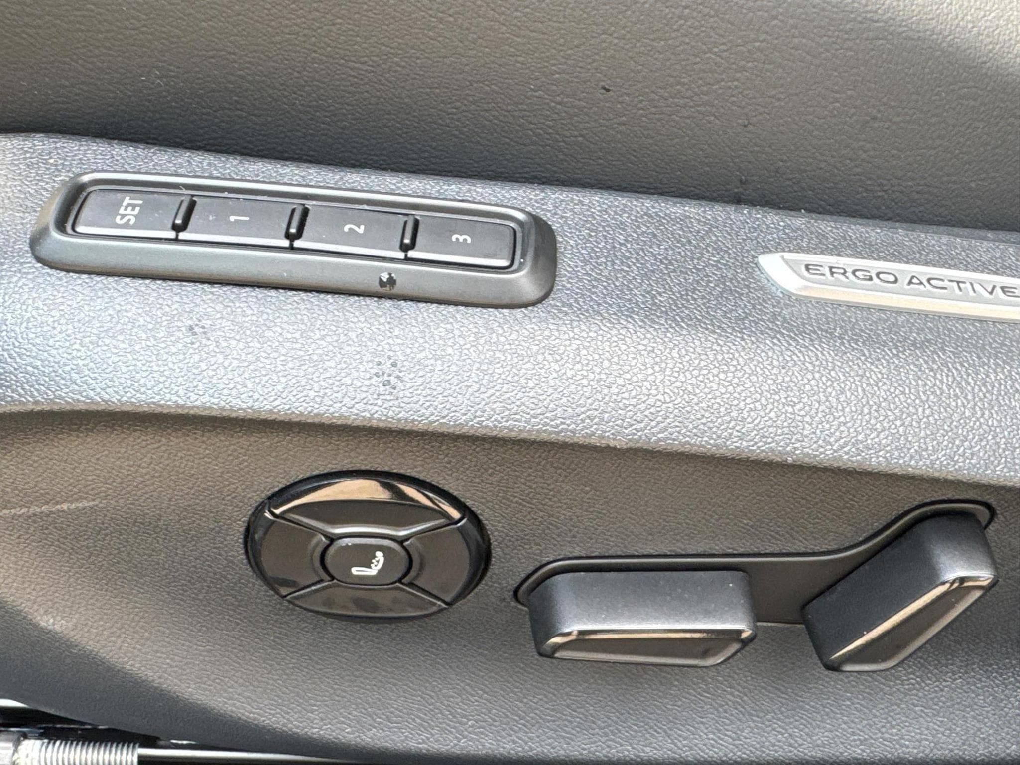 VW Passat Variant R-Line Edition Plus (2026) - Foto 22