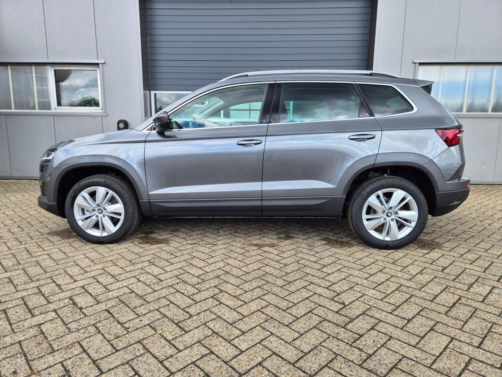 Skoda Karoq 1.5 TSI 150PS (2026) - Foto 2